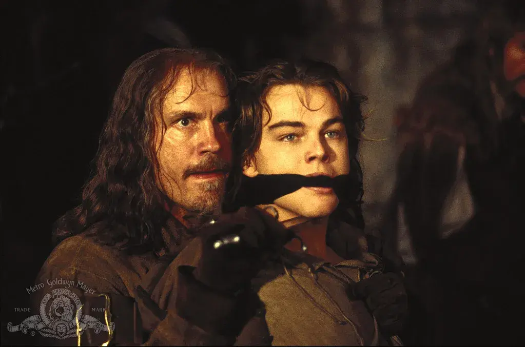 فیلم مردی با نقاب آهنین (The Man in the Iron Mask 1998)