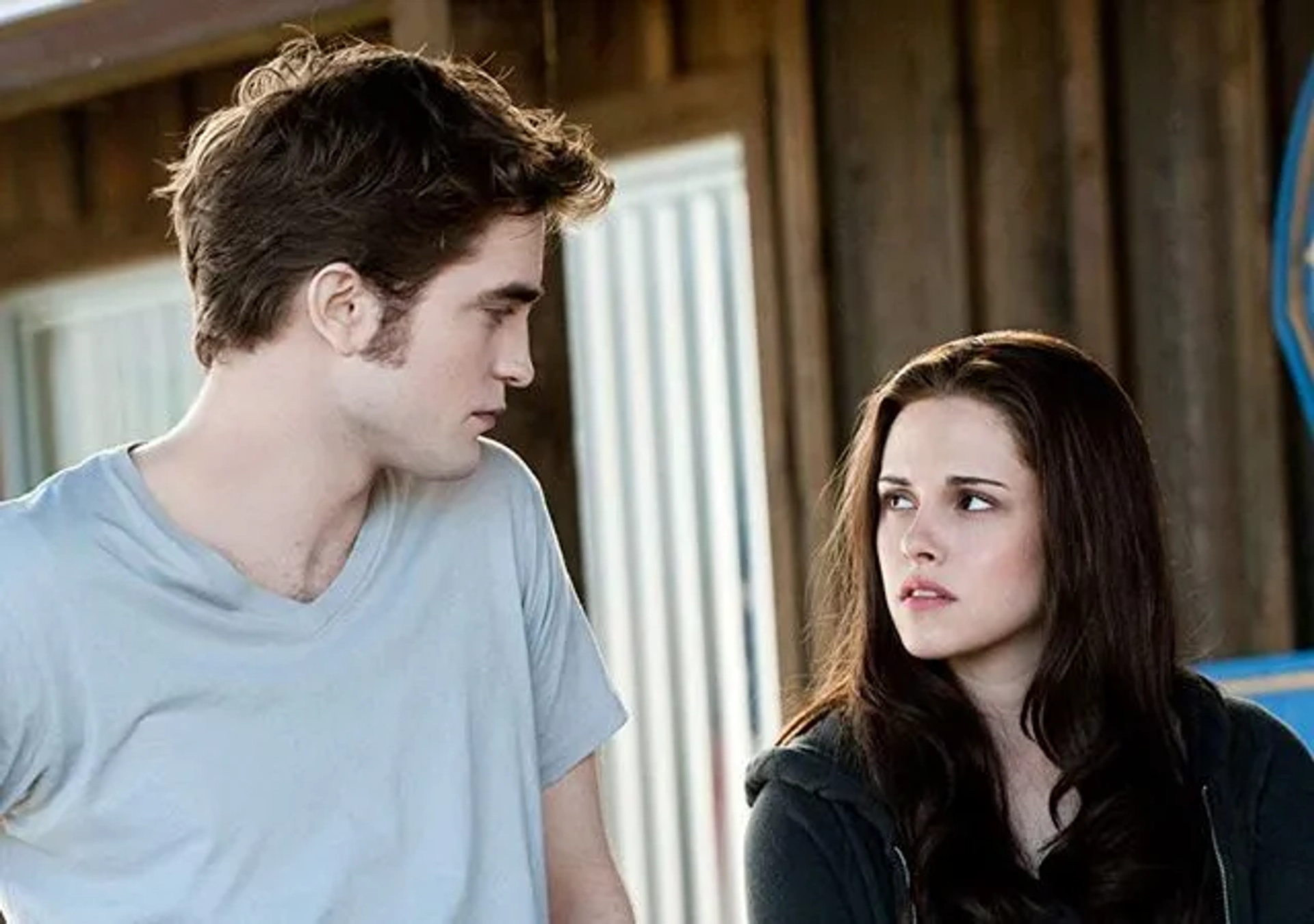 دانلود فیلم گرگ و میش: خسوف (The Twilight Saga: Eclipse 2010)
