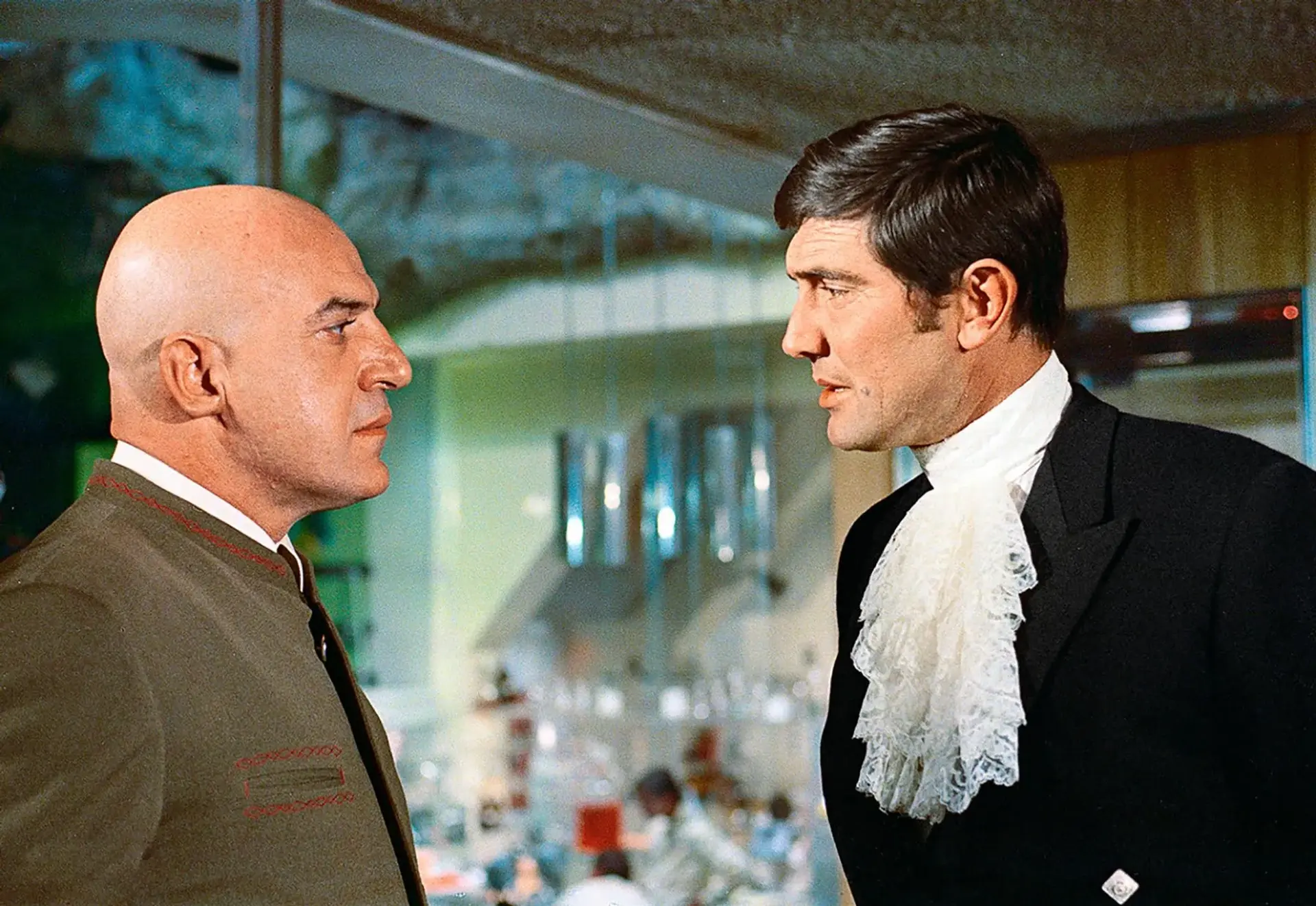 دانلود فیلم در خدمت سرویس مخفی ملکه (On Her Majesty's Secret Service 1969)