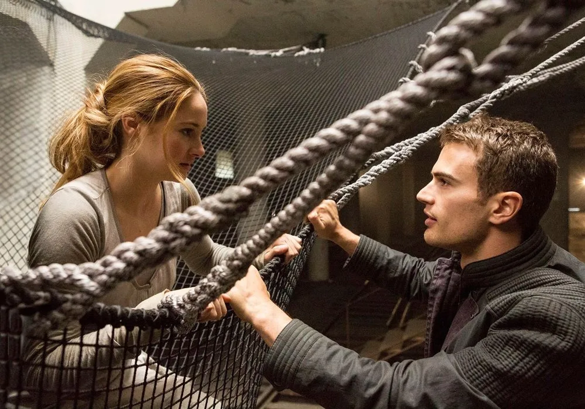 فیلم سنت شکن (Divergent 2014)