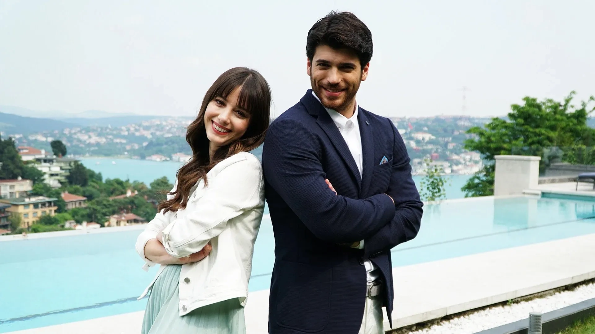 دانلود سریال ماه کامل (Dolunay 2017)