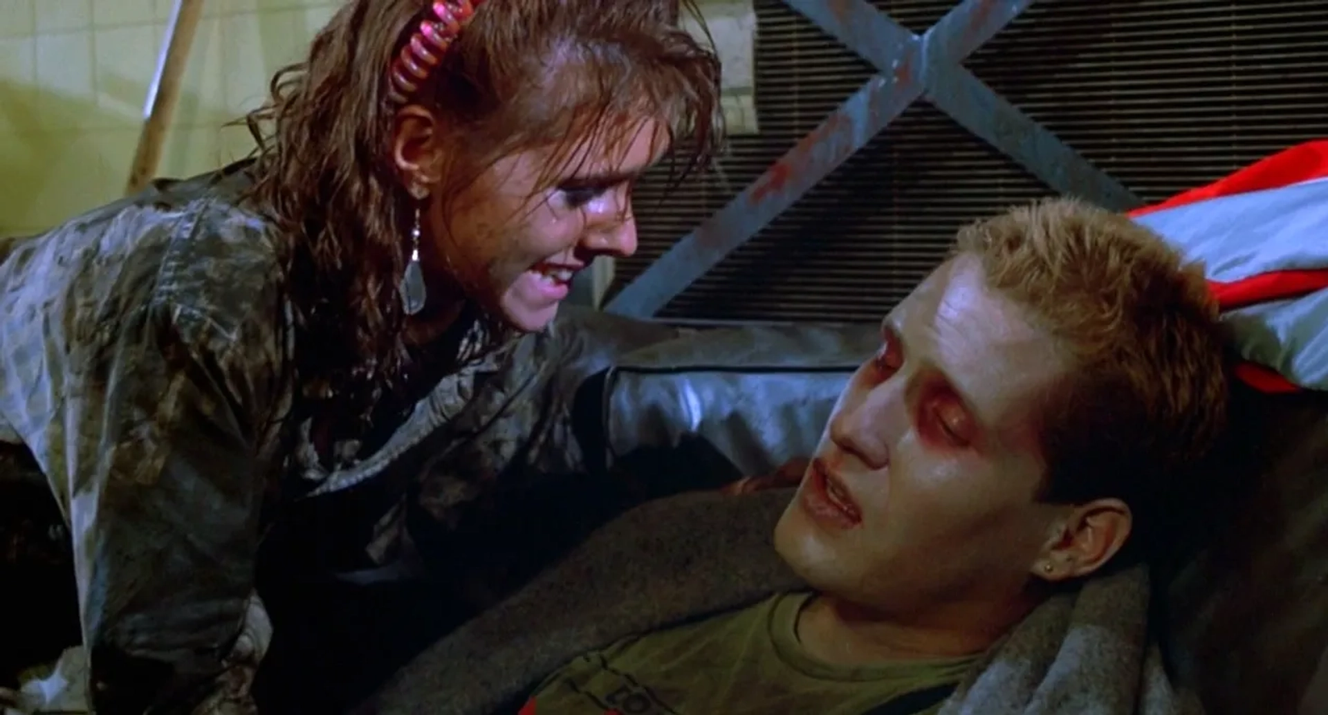 دانلود فیلم بازگشت مردگان زنده (The Return of the Living Dead 1985)