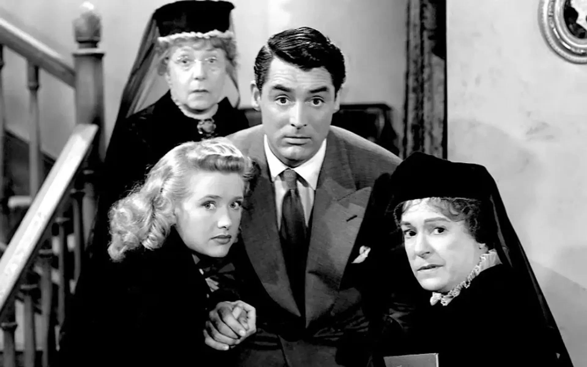 دانلود فیلم آرسنیک و تور کهنه (Arsenic and Old Lace 1944)