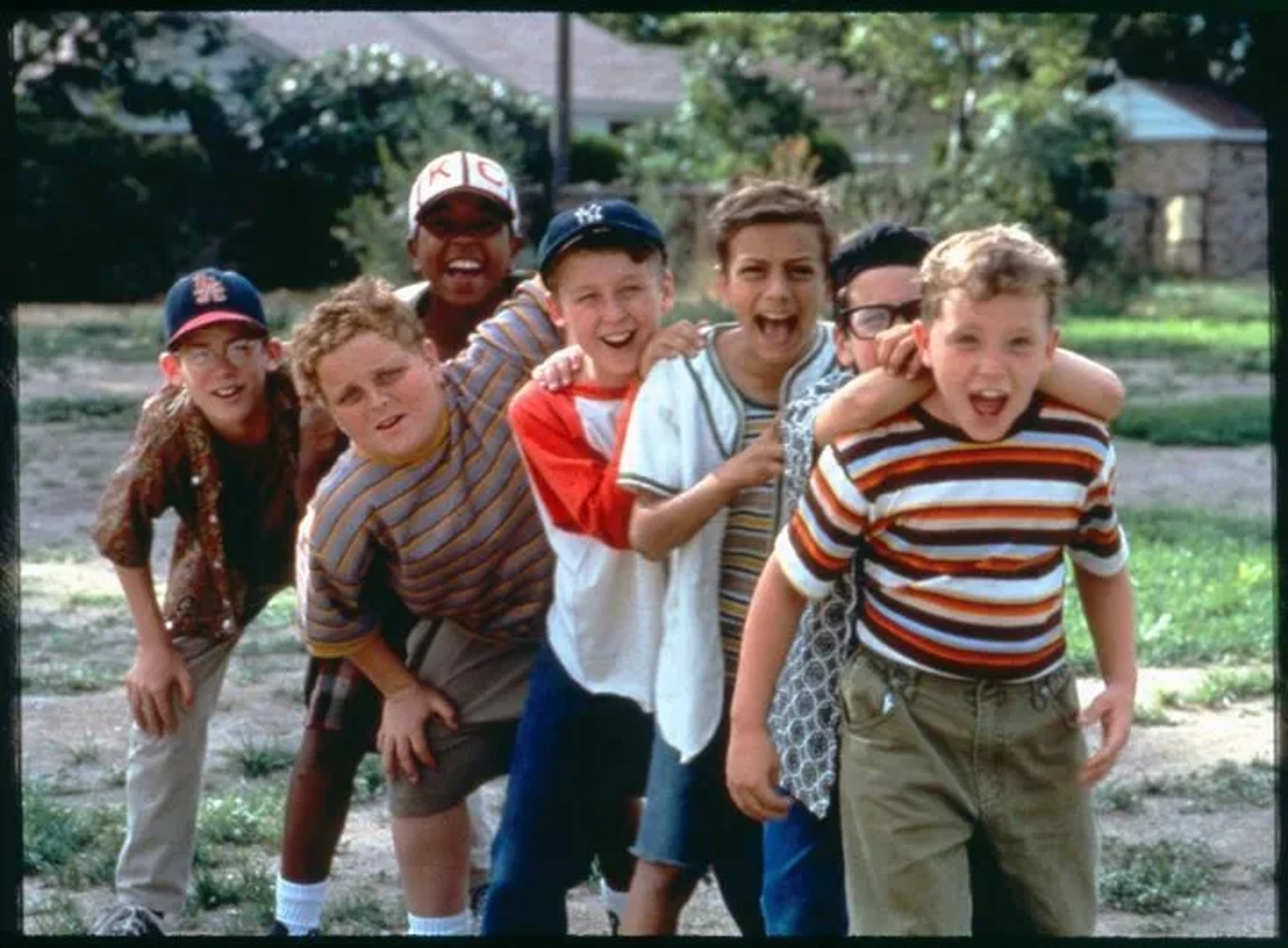دانلود فیلم زمین خاکی (The Sandlot 1993)