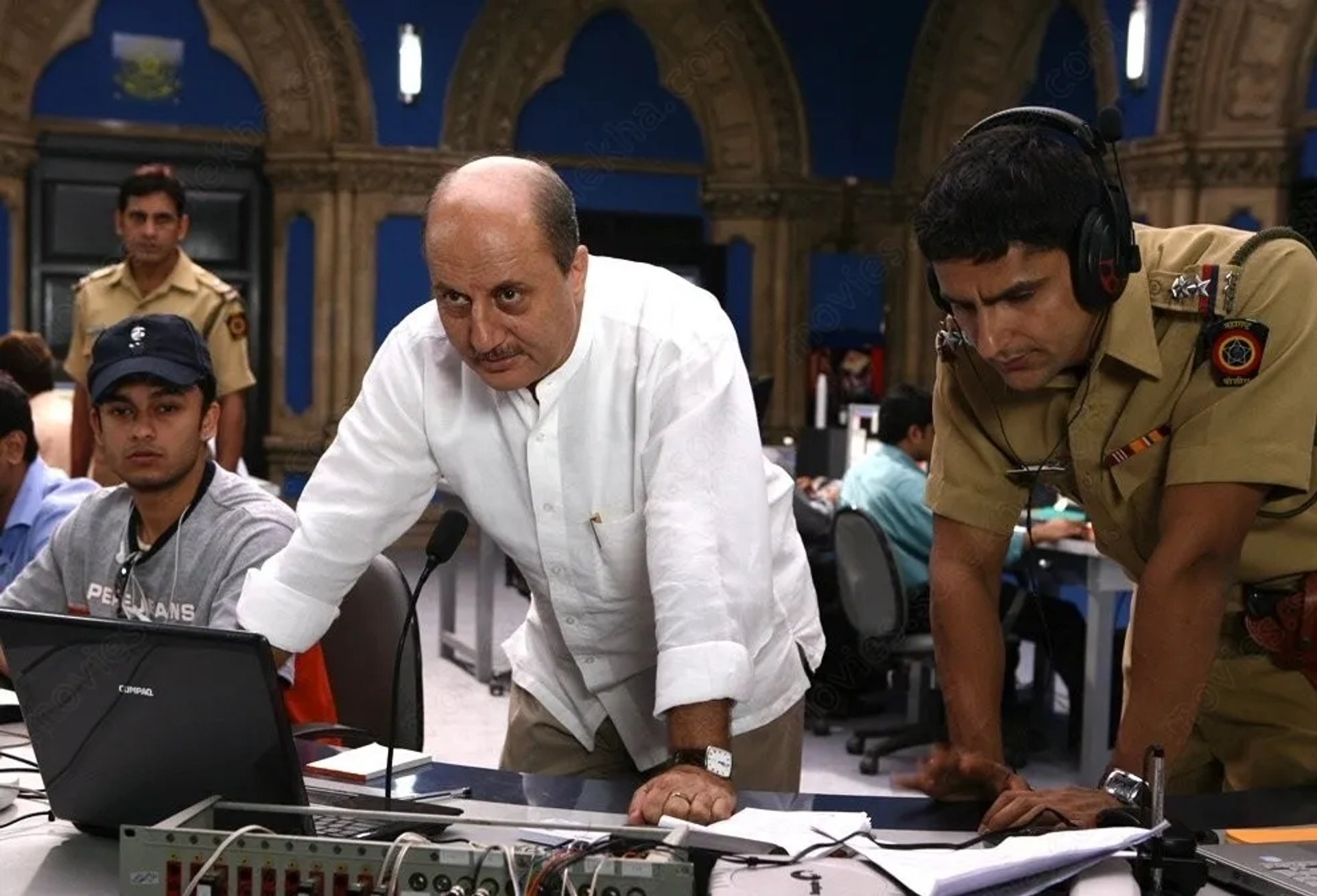 دانلود فیلم یک چهارشنبه (A Wednesday 2008)