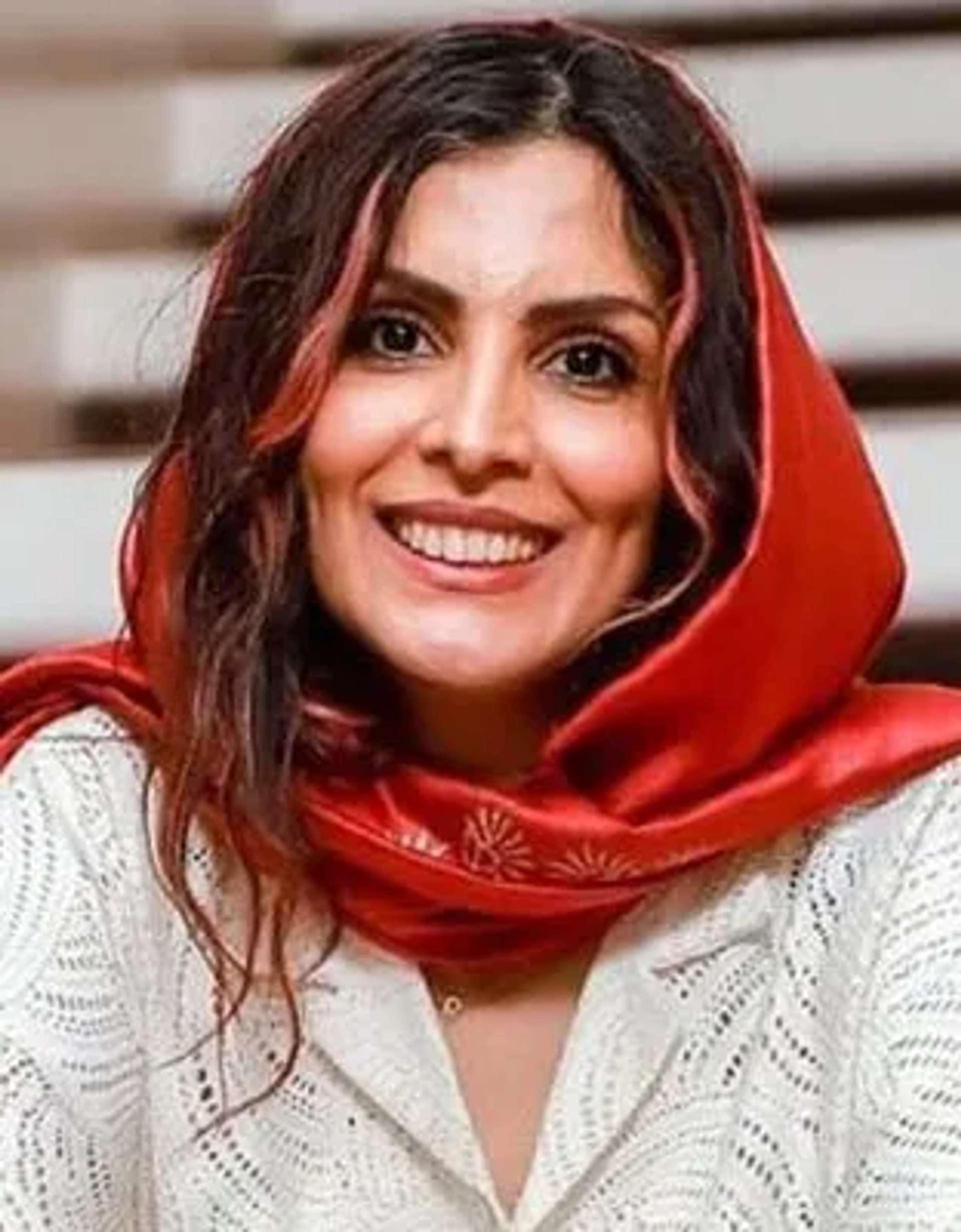 آرزو  تاج نیا 