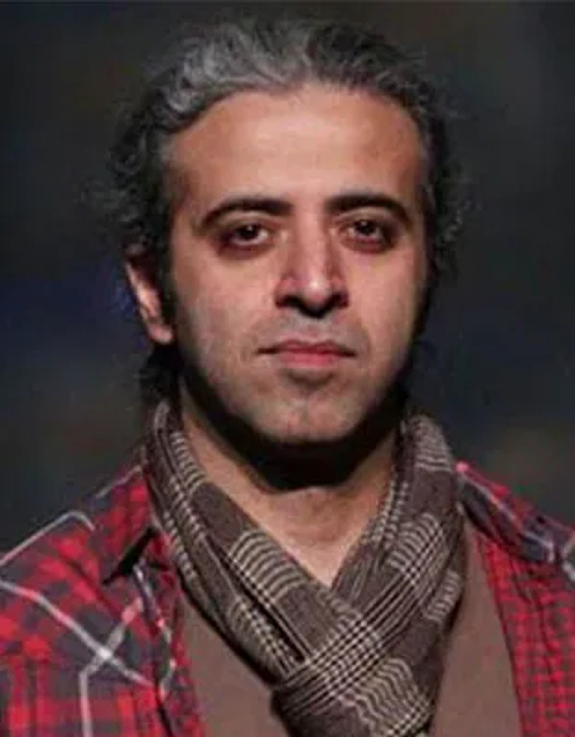 ایوب  آقاخانی