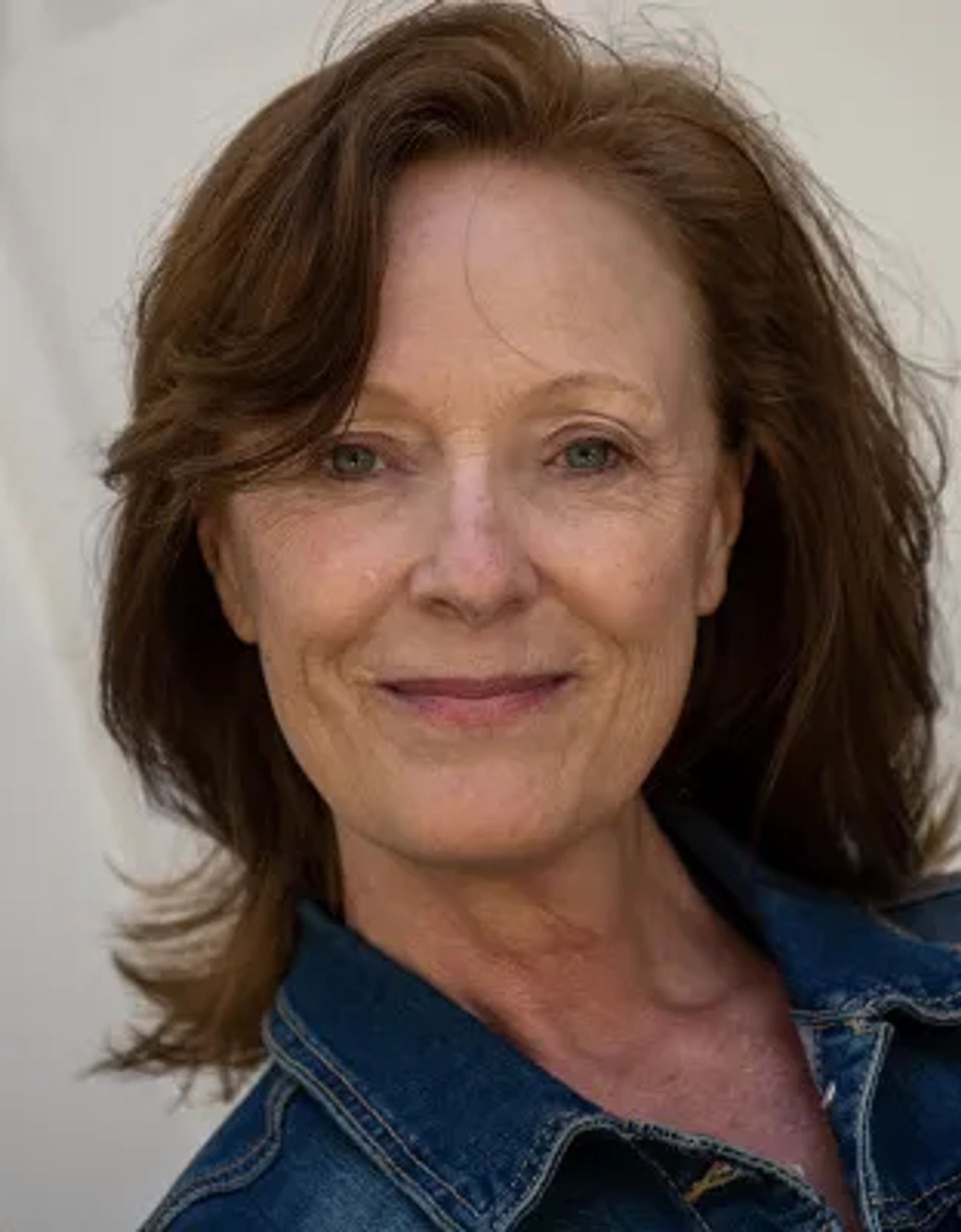 سیندا  نیکولز