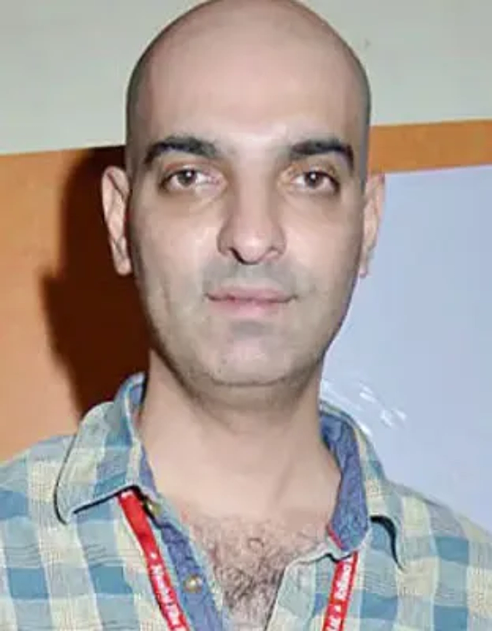 عباس  تیروالا