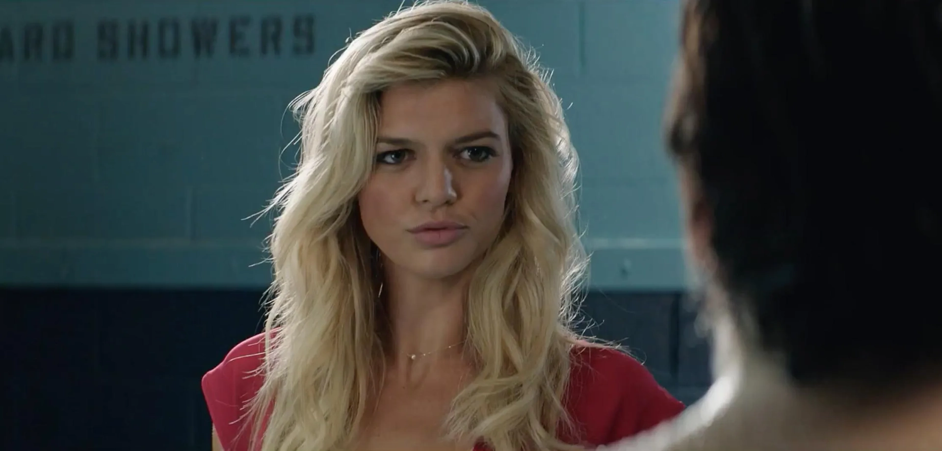 Jon Bass and Kelly Rohrbach in Baywatch (2017)