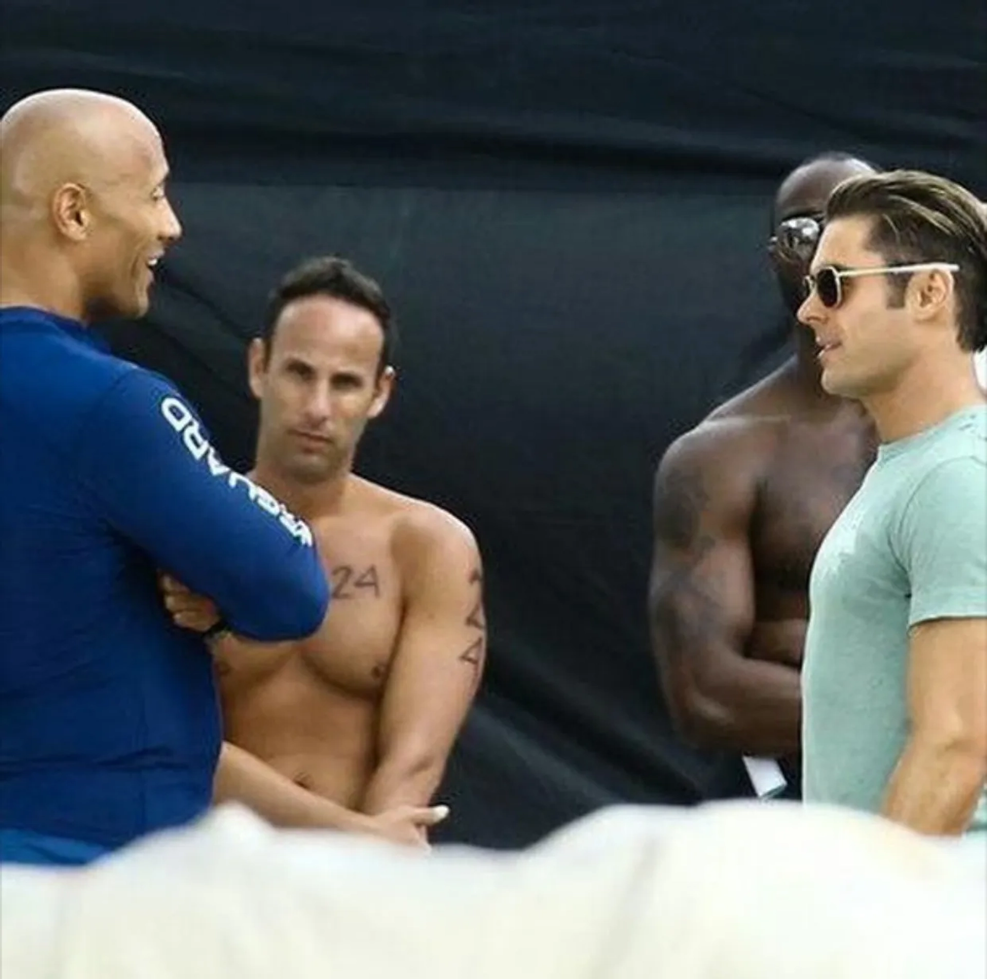 Dwayne Johnson and Zac Efron in Baywatch (2017)