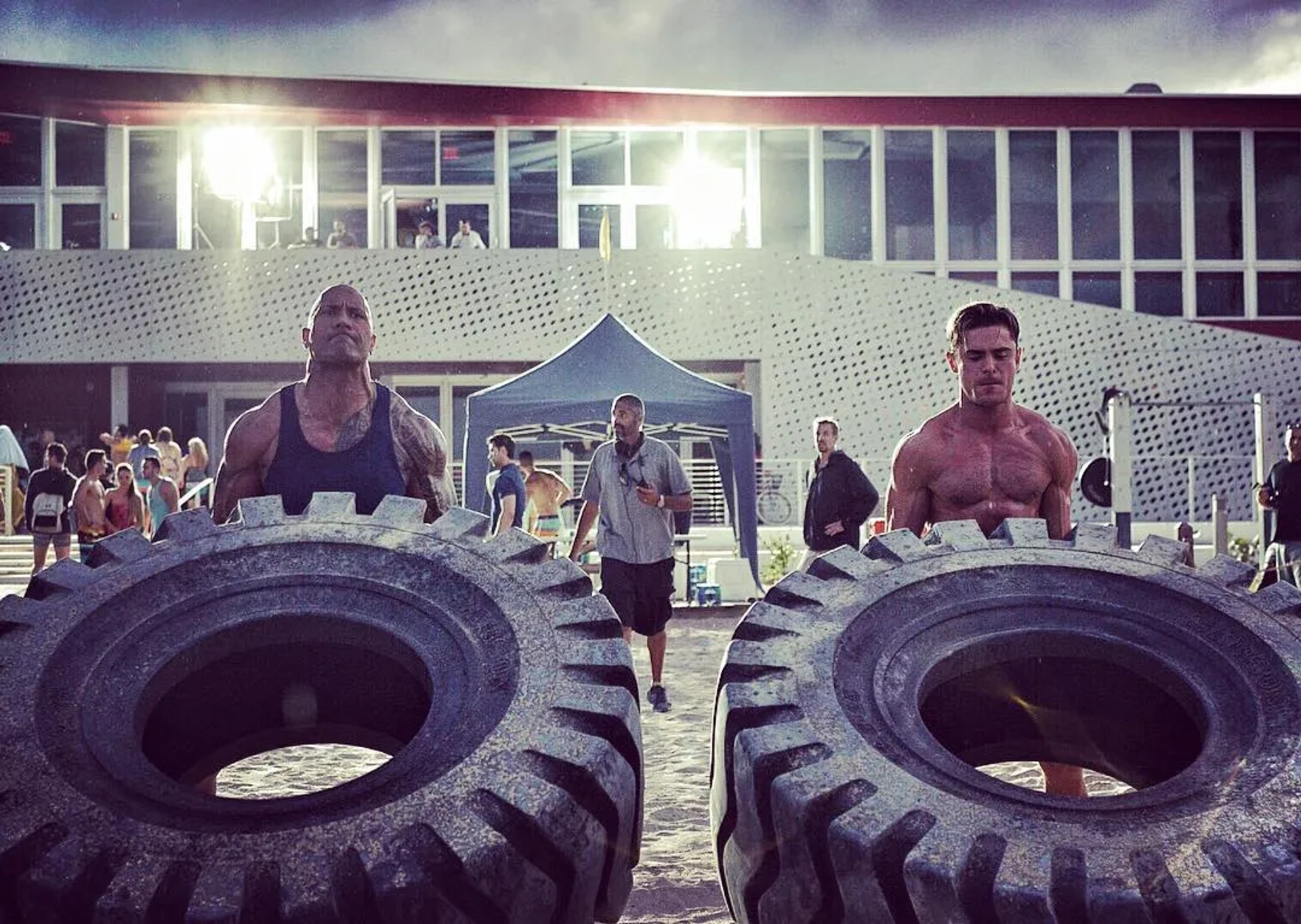 Dwayne Johnson and Zac Efron in Baywatch (2017)