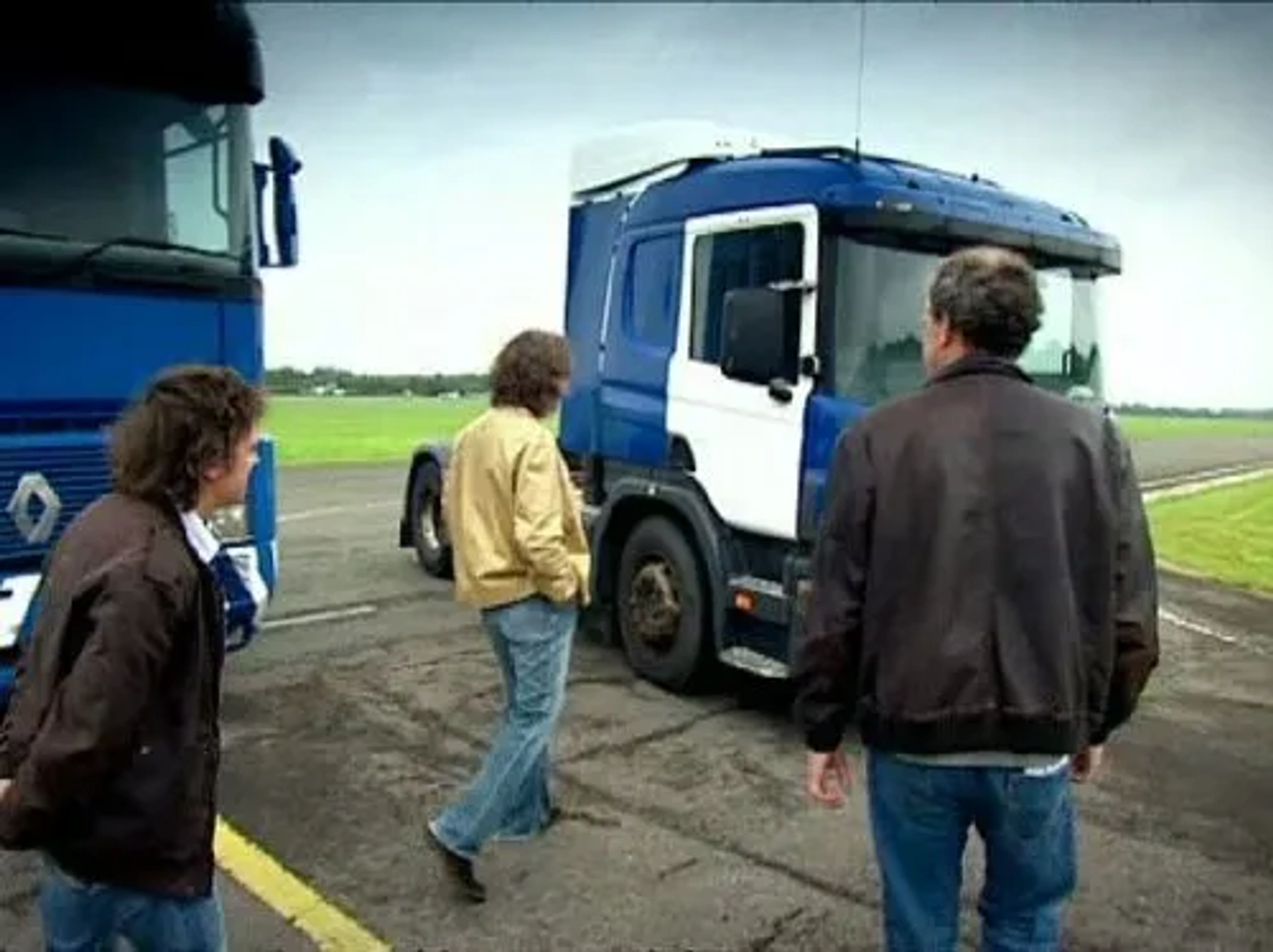 Jeremy Clarkson, James May, and Richard Hammond in Top Gear: £5,000 Lorry Challenge (2008)