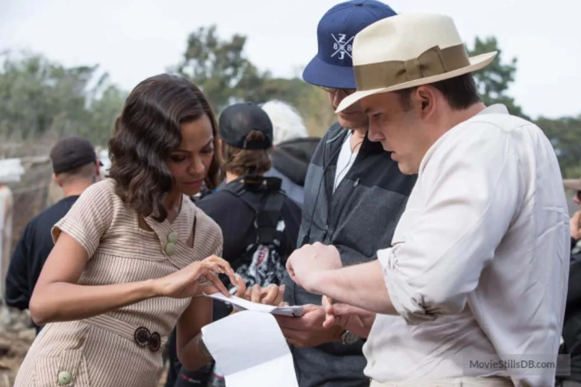 Ben Affleck and Zoe Saldana in Live by Night (2016)