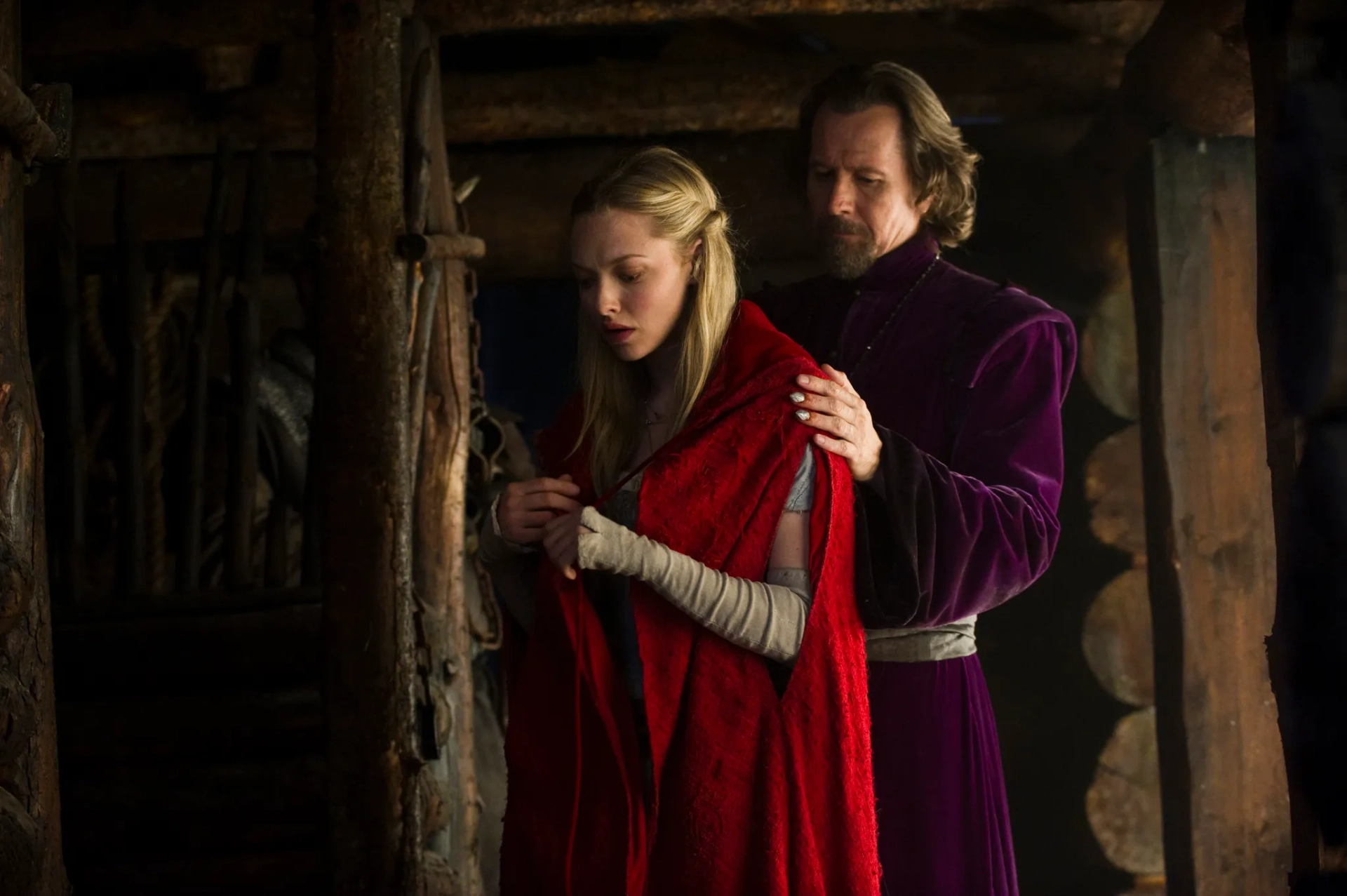 Gary Oldman and Amanda Seyfried in Red Riding Hood (2011)