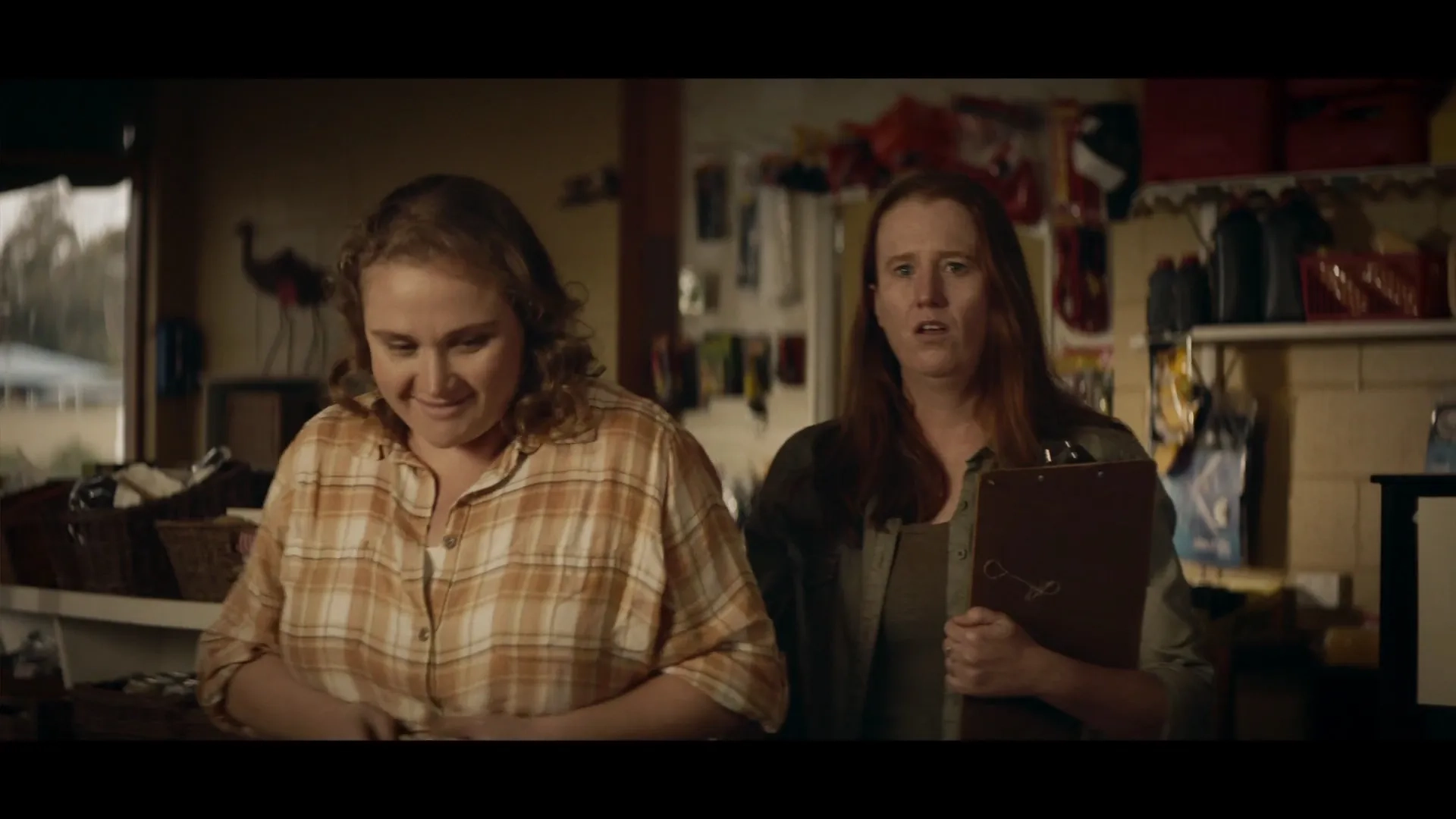 Lori Bell and Danielle Macdonald in The Tourist (2022)