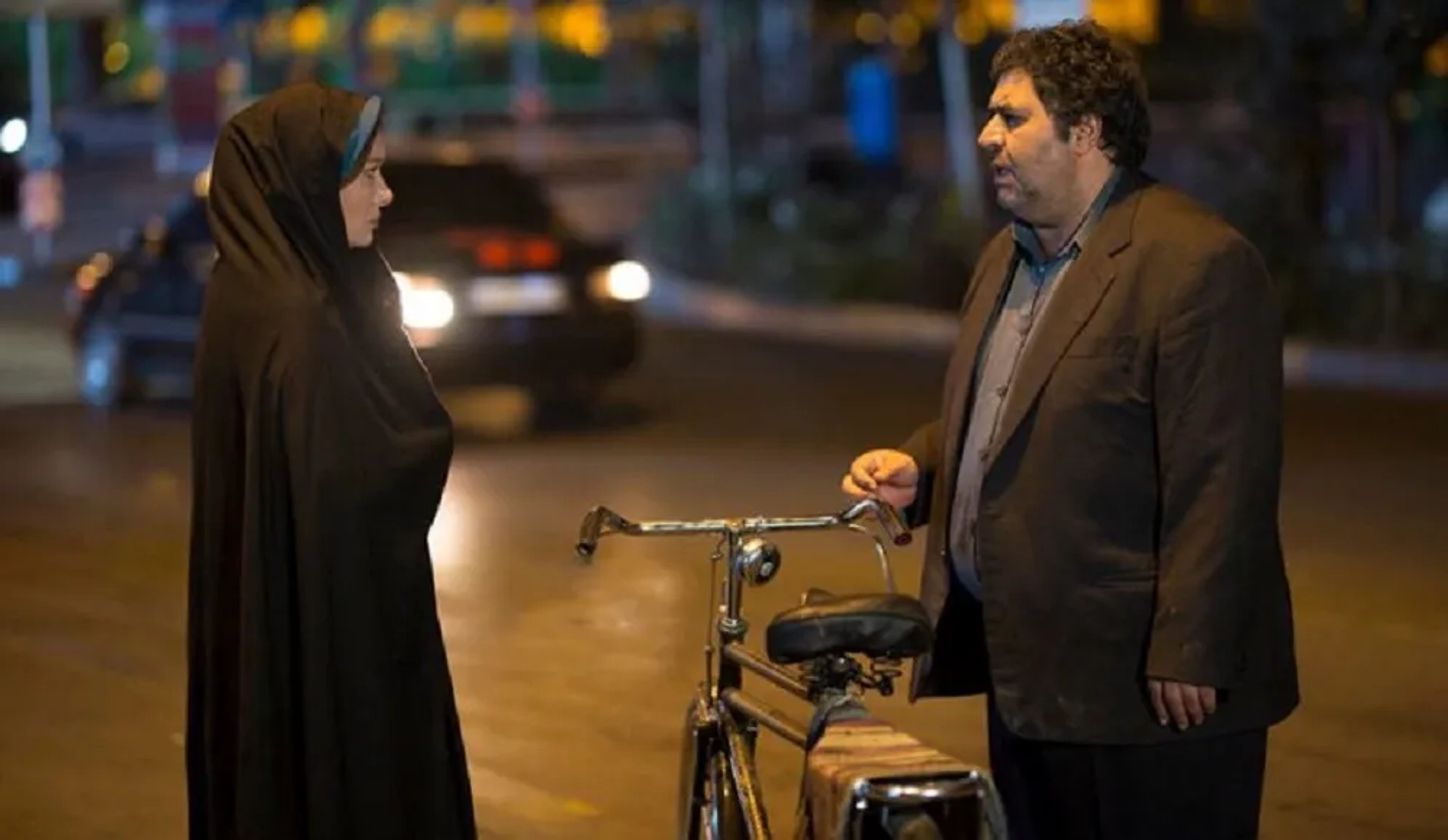 Nurgül Yesilçay and Farhad Aslani in Beautiful Jinn (2019)