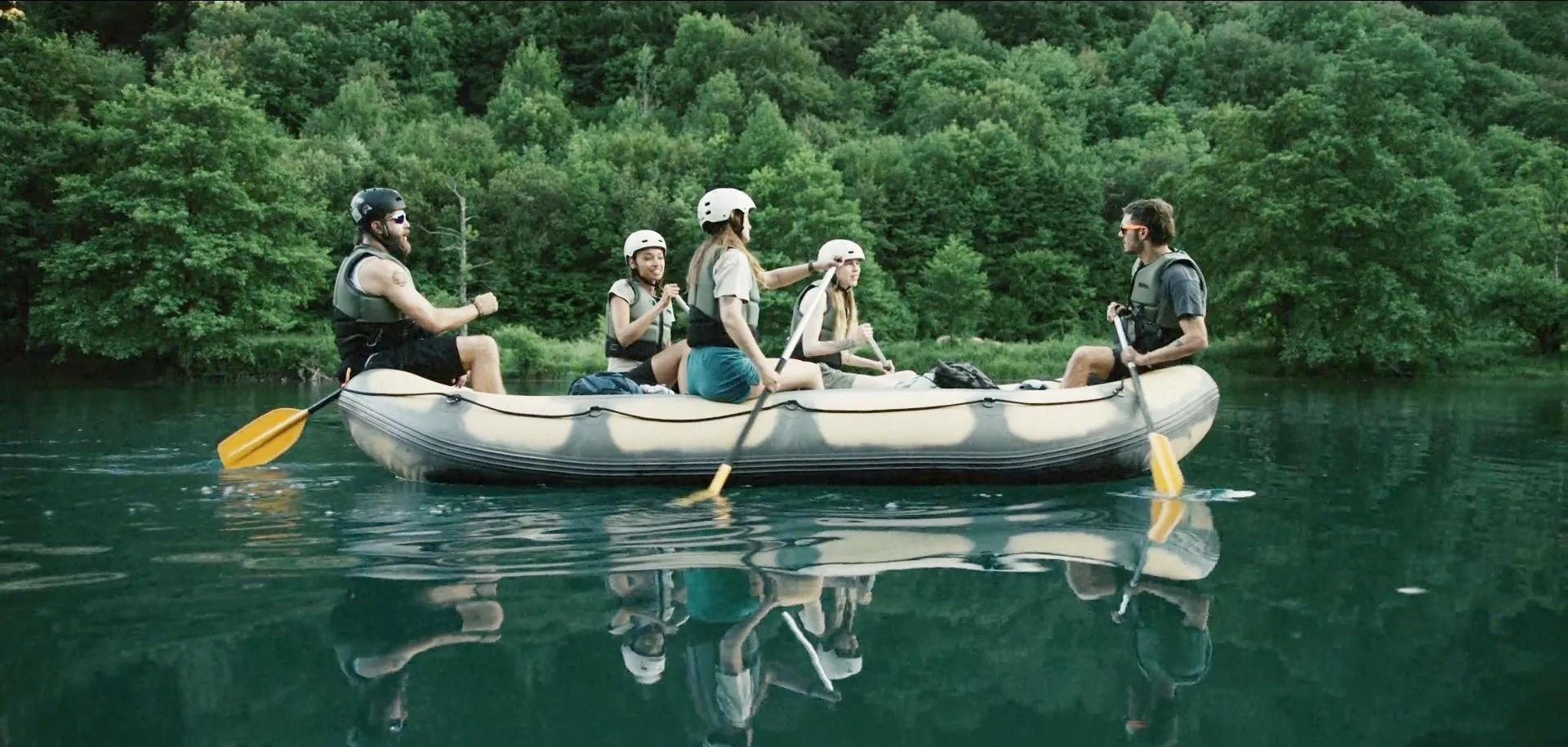 Adam Brody, Taran Killam, Olivia Swann, Leighton Meester, and Eve Connolly in River Wild (2023)