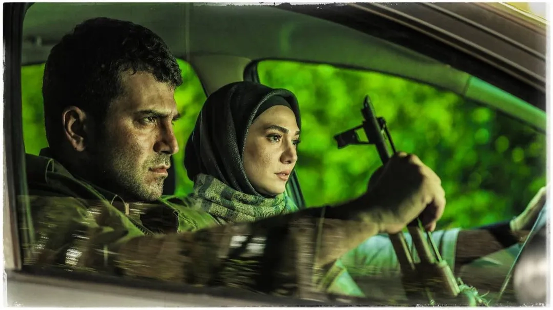 Roozbeh Hesari and Mina Vahid in Maple (2021)