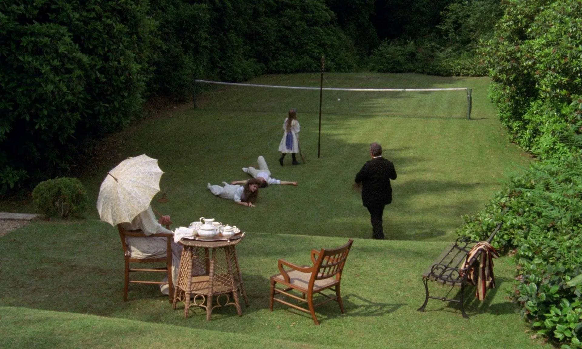 Helena Bonham Carter and Rupert Graves in A Room with a View (1985)