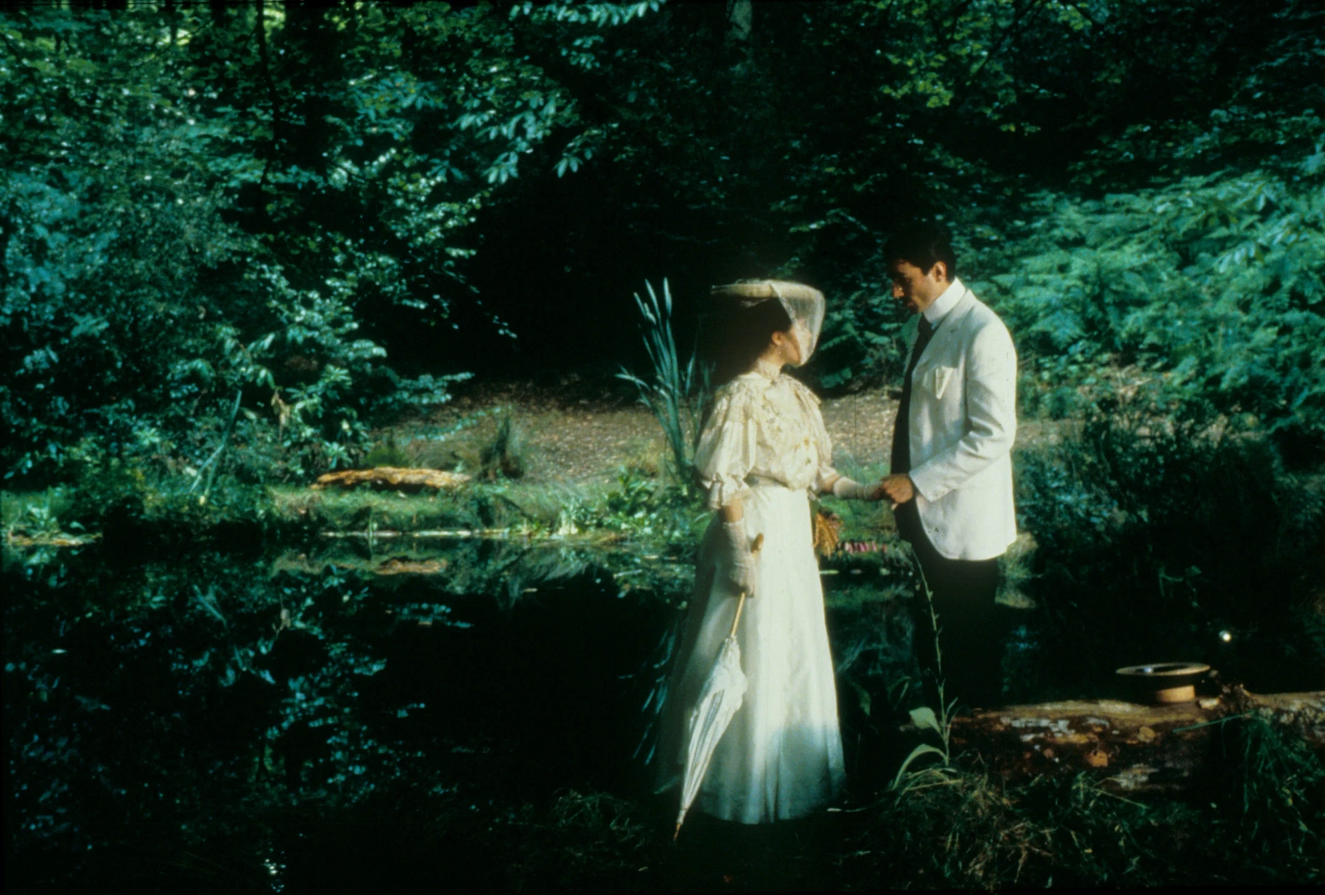 Helena Bonham Carter and Daniel Day-Lewis in A Room with a View (1985)