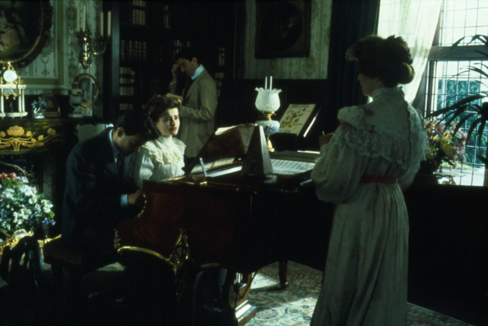 Helena Bonham Carter, Daniel Day-Lewis, Rupert Graves, and Rosemary Leach in A Room with a View (1985)