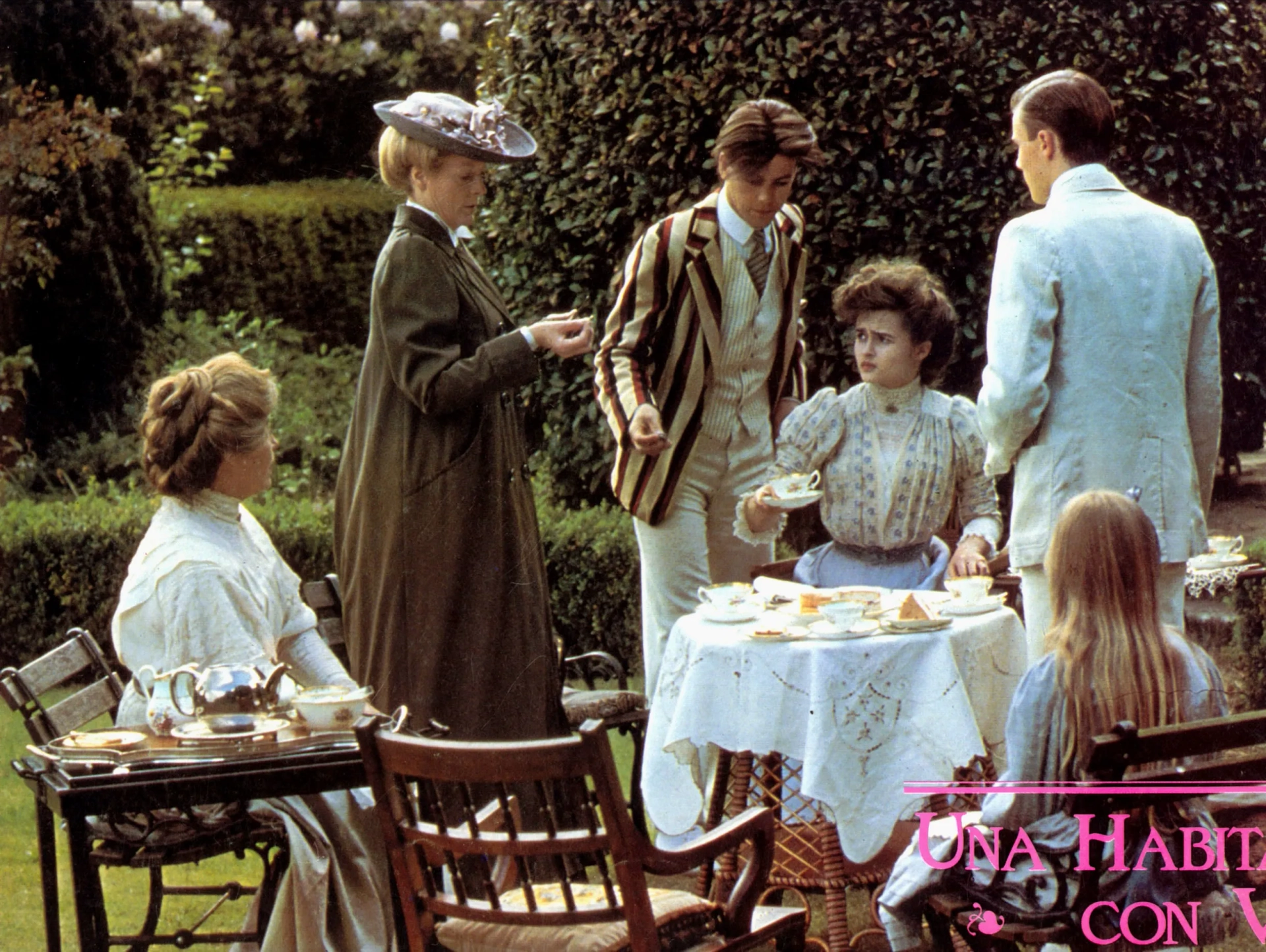 Helena Bonham Carter, Rupert Graves, Maggie Smith, Mia Fothergill, Freddy Korner, and Rosemary Leach in A Room with a View (1985)