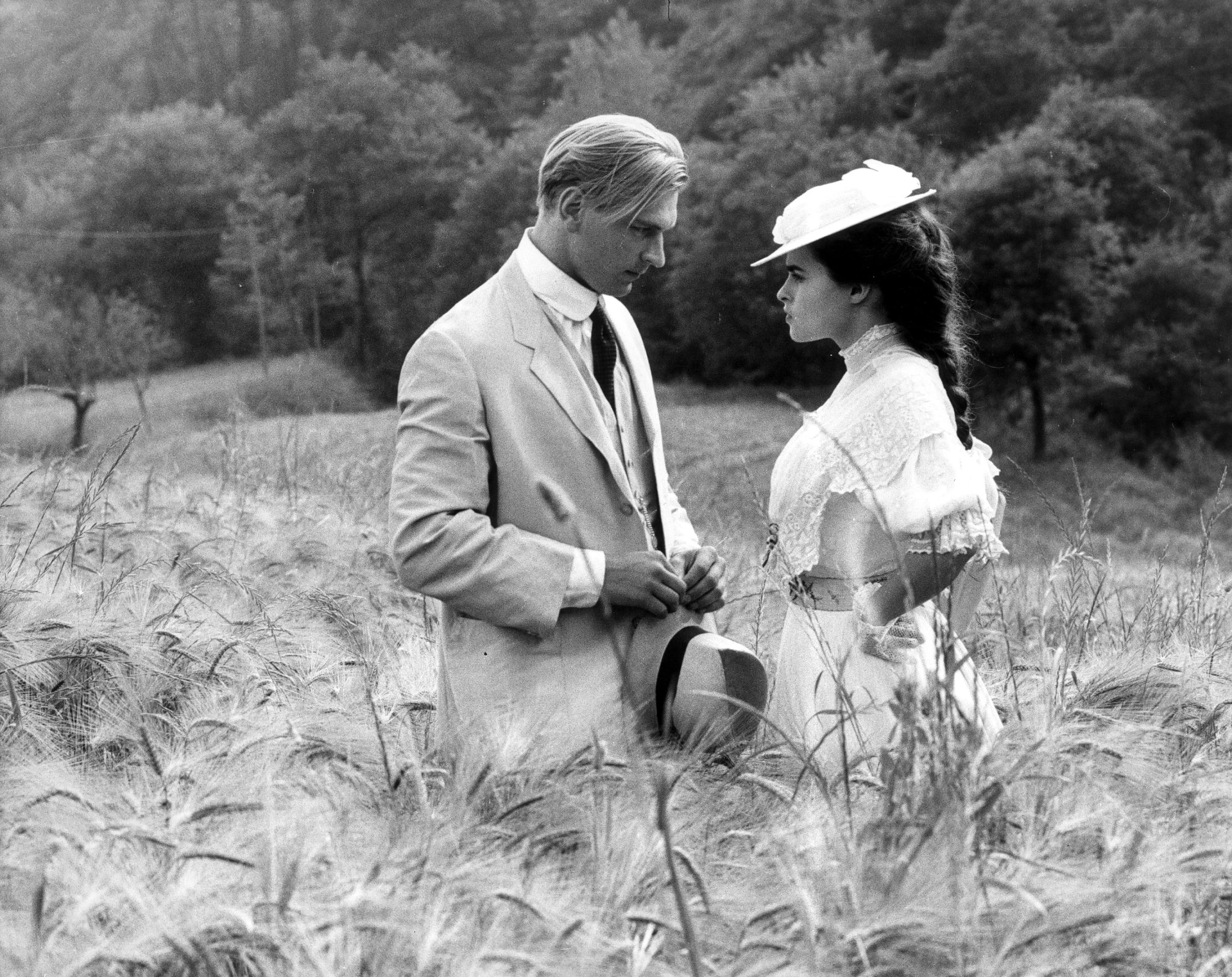 Helena Bonham Carter and Julian Sands in A Room with a View (1985)