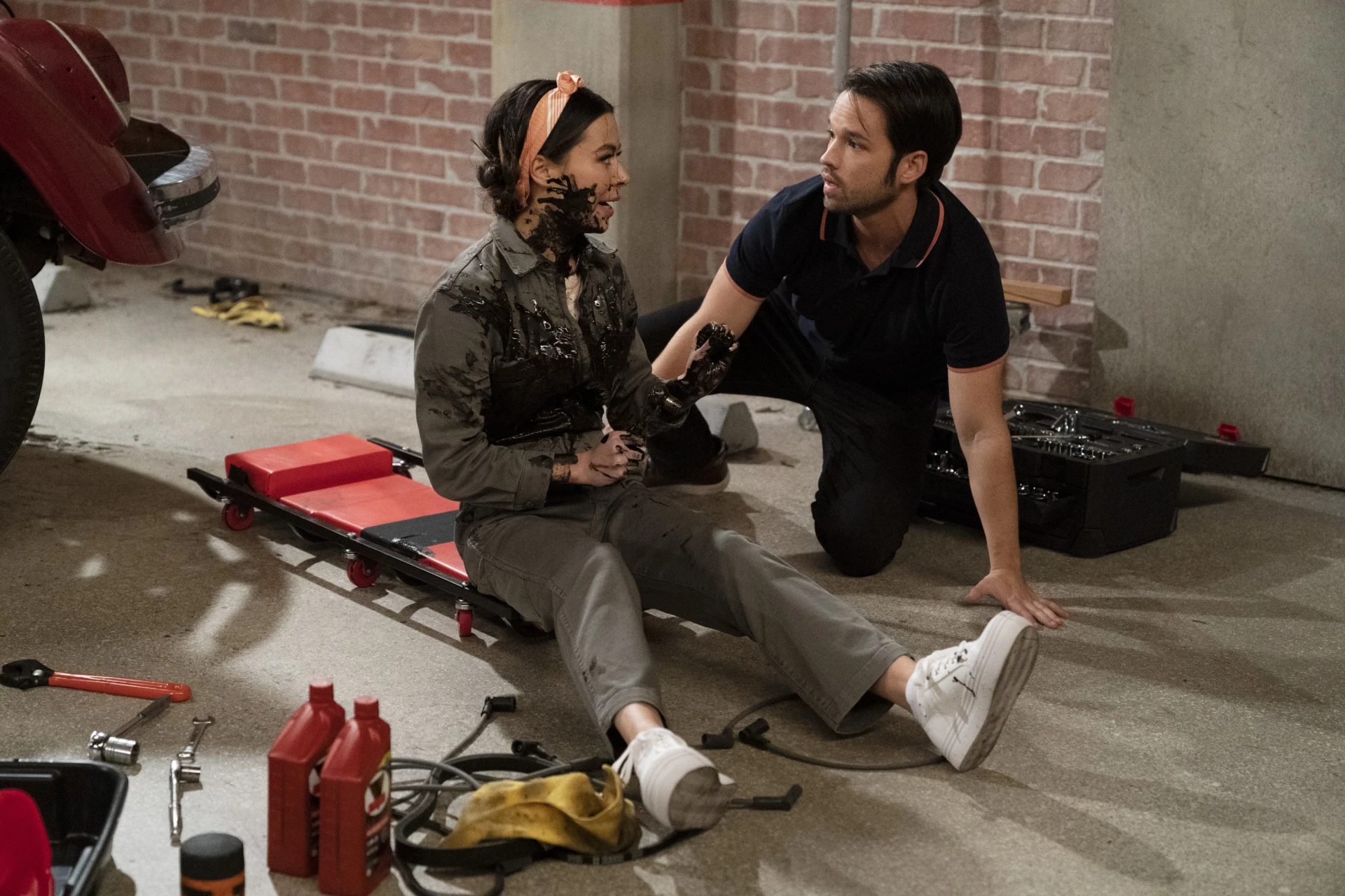 Nathan Kress and Miranda Cosgrove in iCarly (2021)