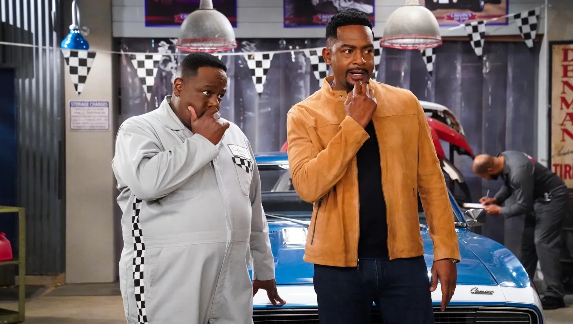 Bill Bellamy and Cedric The Entertainer in The Neighborhood: Welcome to the Man Code (2022)