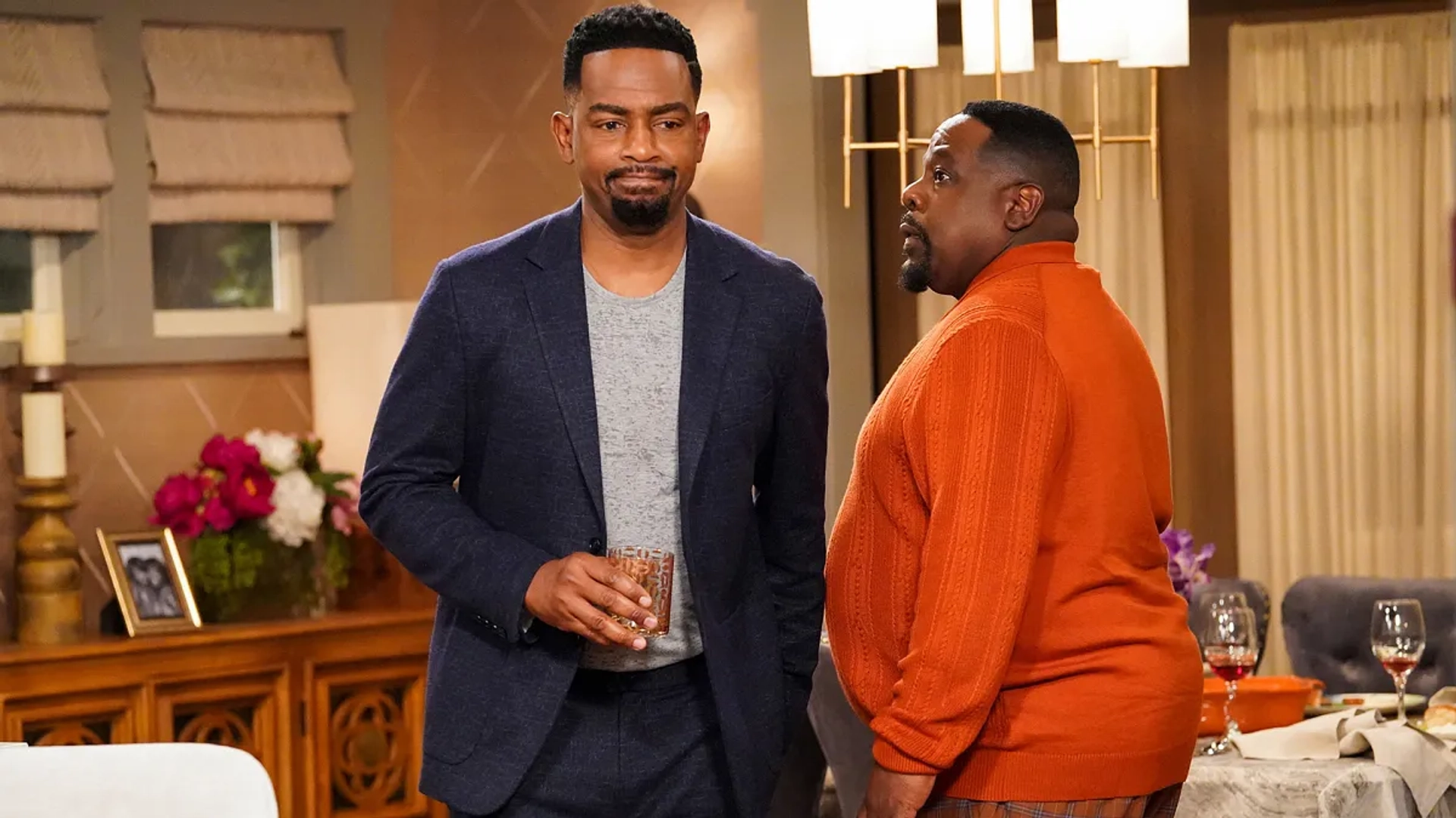 Bill Bellamy and Cedric The Entertainer in The Neighborhood: Welcome to the Man Code (2022)