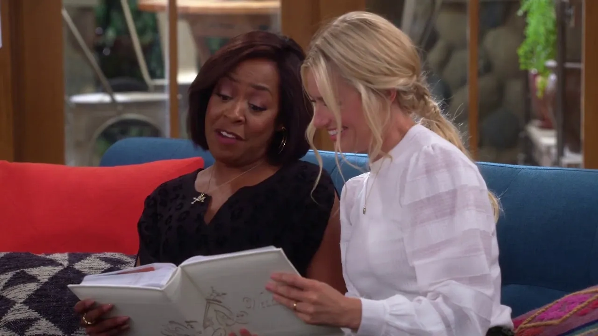 Tichina Arnold and Beth Behrs in The Neighborhood: Welcome to the Vow Renewal (2019)