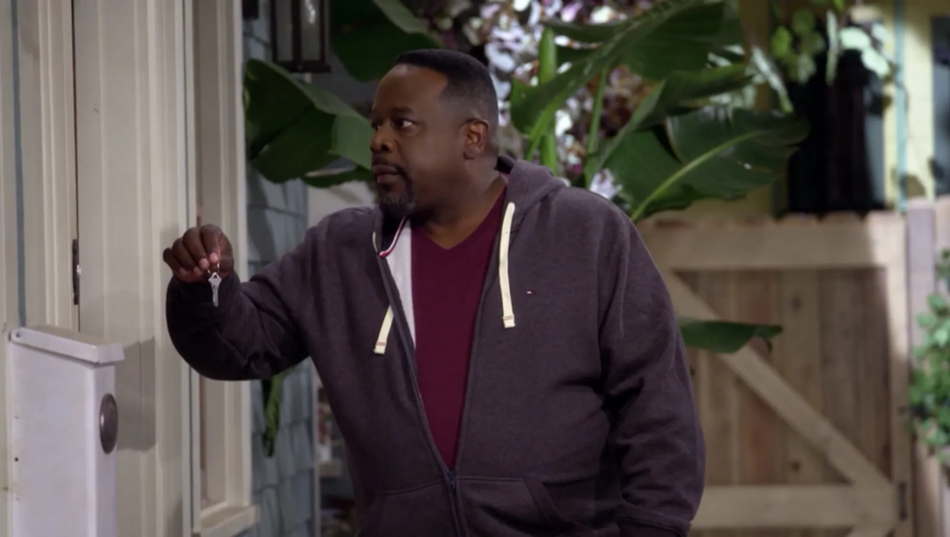 Cedric The Entertainer in The Neighborhood (2018)