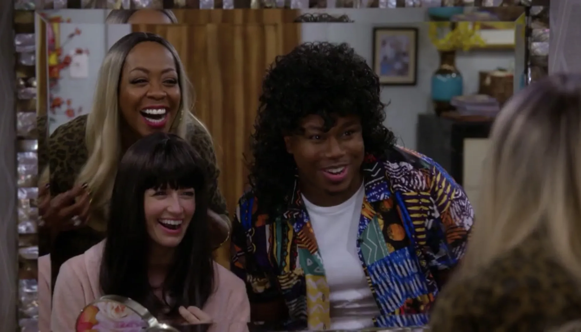 Tichina Arnold, Beth Behrs, and Marcel Spears in The Neighborhood (2018)