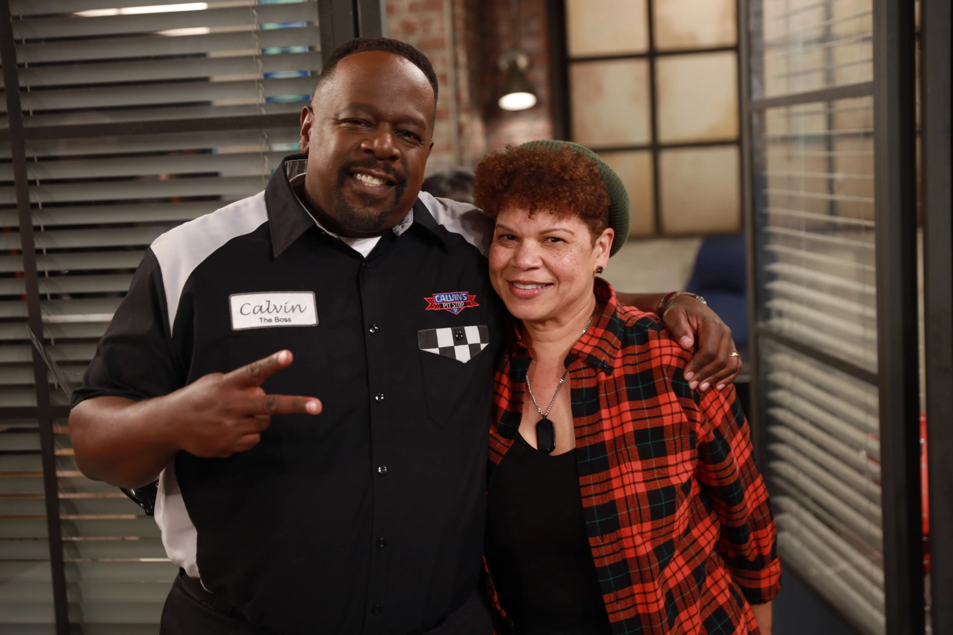 Cedric The Entertainer and Staci Lynn Fletcher in The Neighborhood (2018)