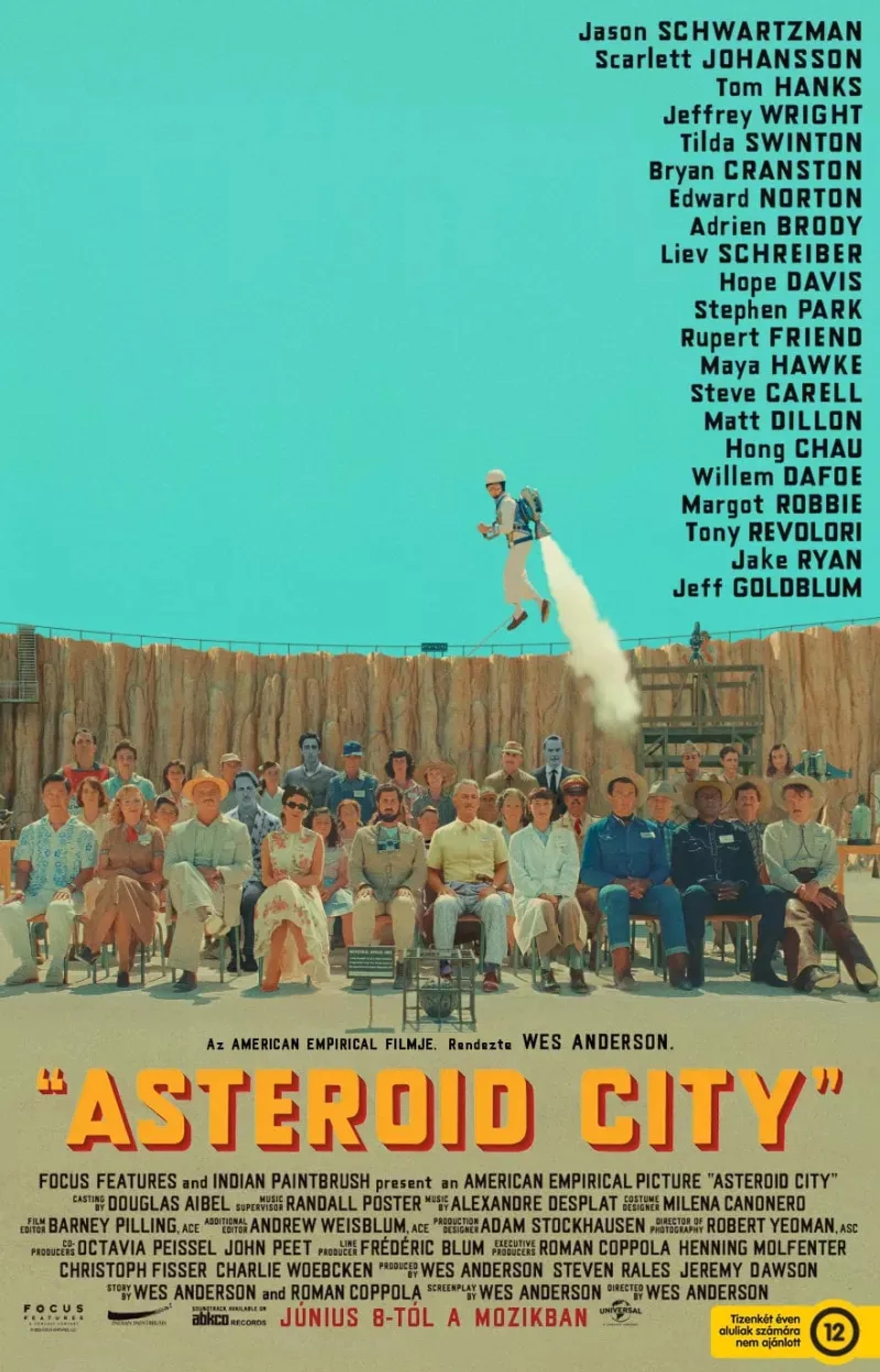 Tom Hanks, Liev Schreiber, Edward Norton, Jason Schwartzman, Bryan Cranston, Scarlett Johansson, Steve Park, Jeffrey Wright, Maya Hawke, Jake Ryan, and Grace Edwards in Asteroid City (2023)