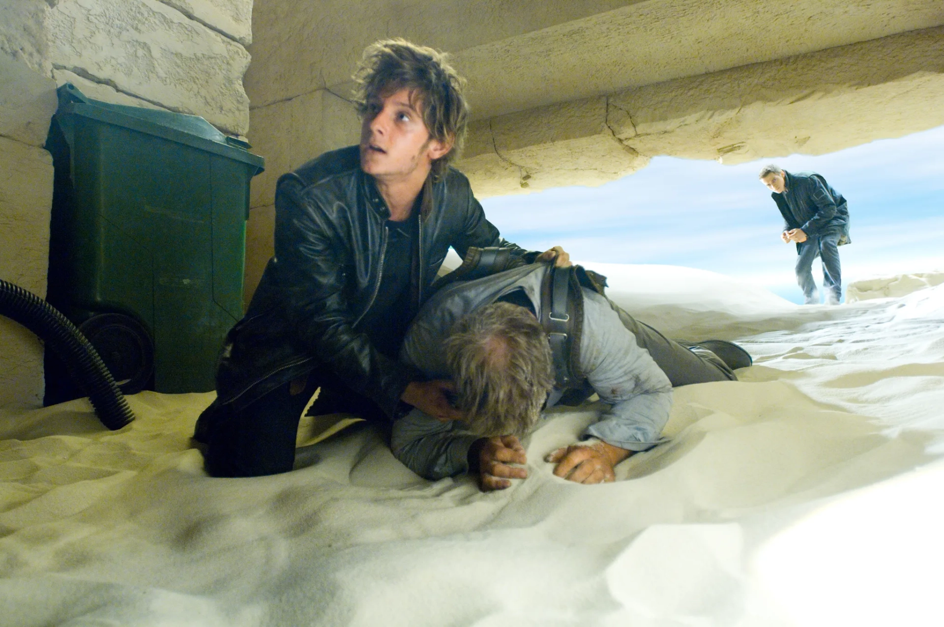 Jamie Bell and Hayden Christensen in Jumper (2008)