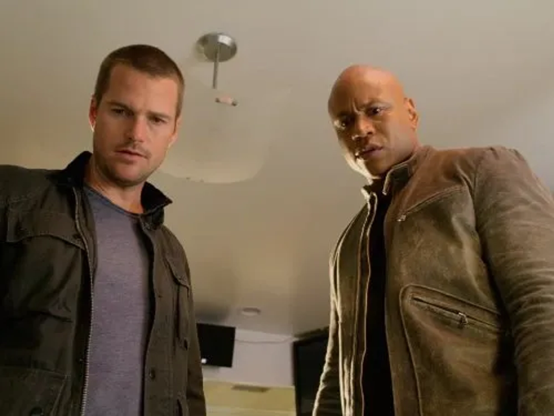 Chris O'Donnell and LL Cool J in NCIS: Los Angeles (2009)