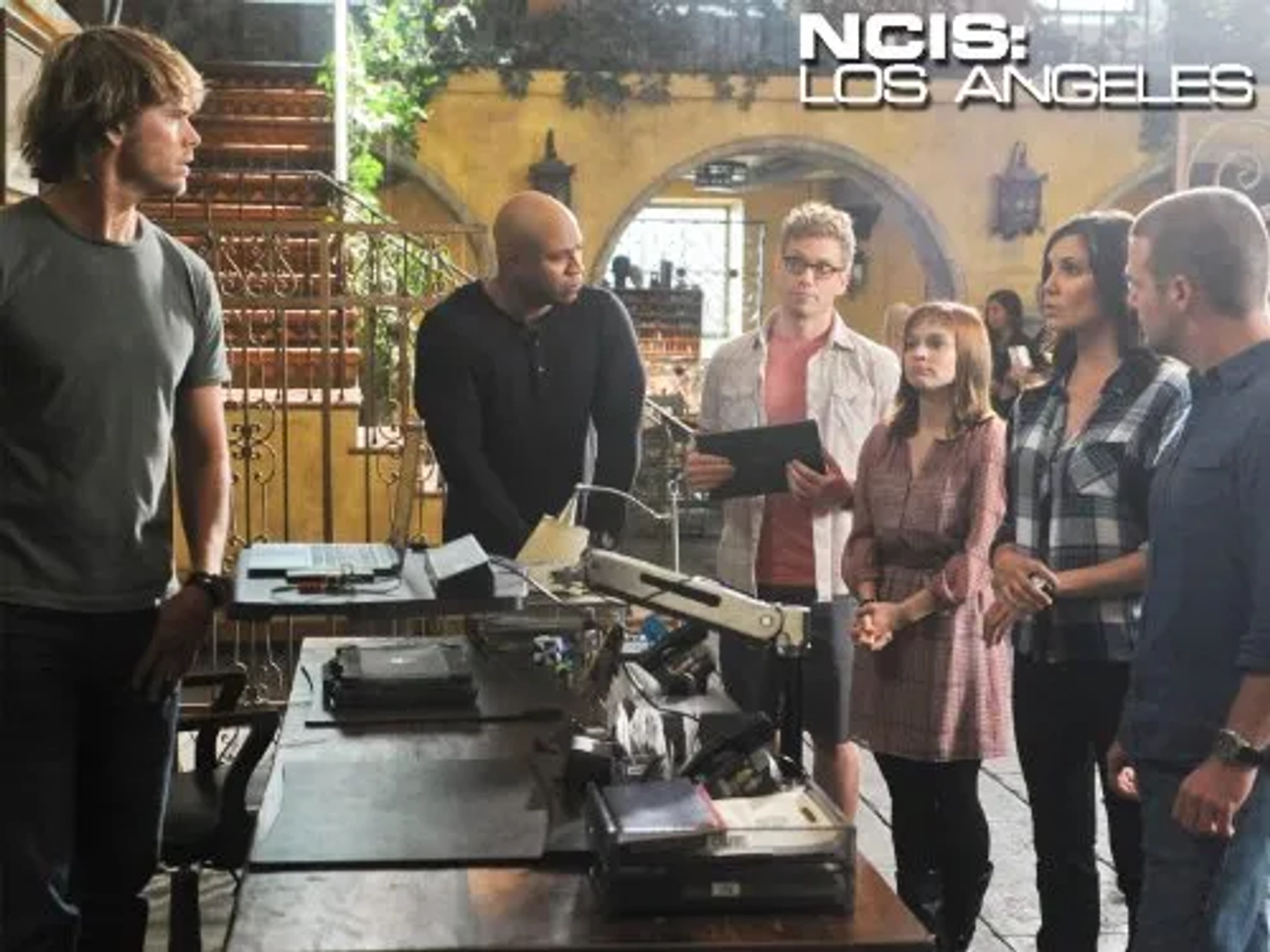 Chris O'Donnell, LL Cool J, Eric Christian Olsen, Daniela Ruah, Barrett Foa, and Renée Felice Smith in NCIS: Los Angeles (2009)