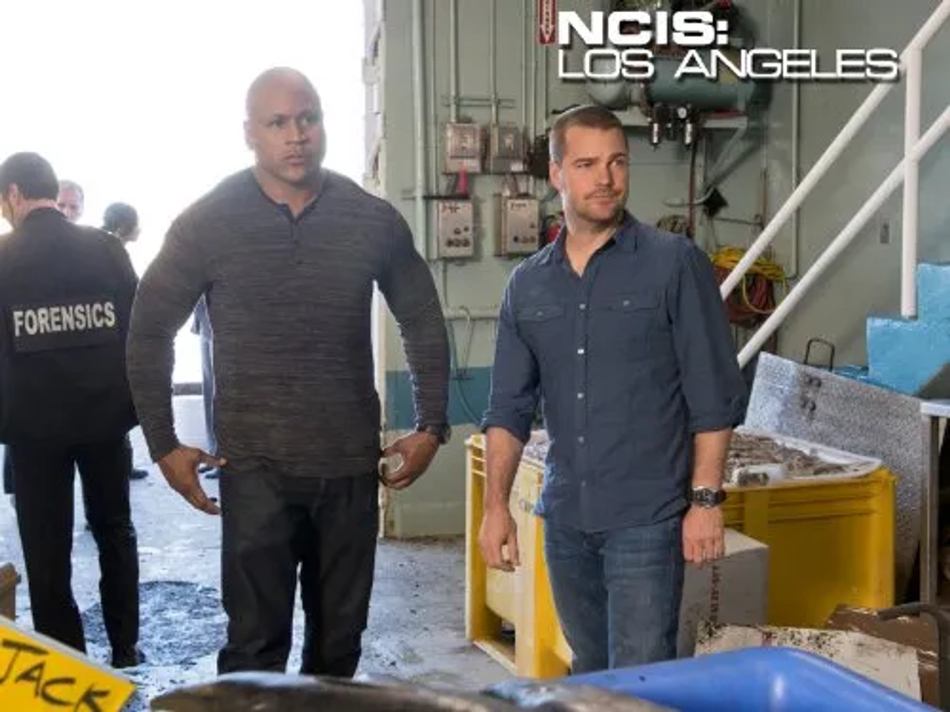 Chris O'Donnell and LL Cool J in NCIS: Los Angeles (2009)