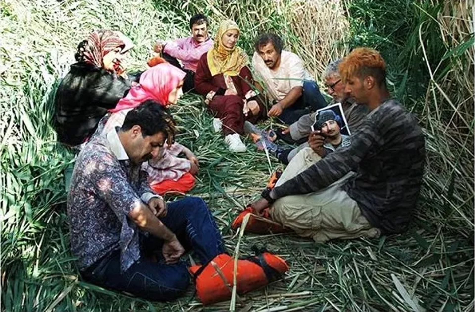 Alireza Khamseh, Mohsen Tanabandeh, Ahmad Mehranfar, Rima Raminfar, Bahram Afshari, Hooman Hajabdollahi, Nasrin Nosrati, Sara Forghaniasl, and Nika Forghaniasl in Capital (2011)