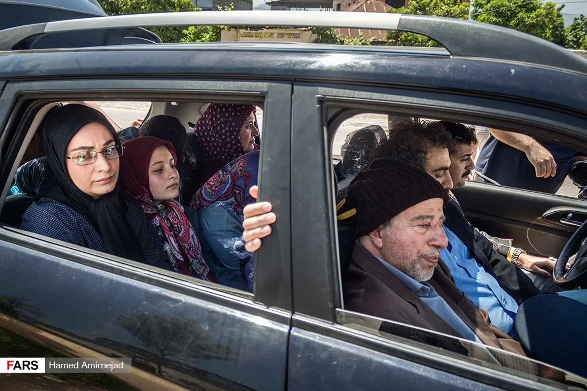 Alireza Khamseh, Mohsen Tanabandeh, Ahmad Mehranfar, Rima Raminfar, Bahram Afshari, Nasrin Nosrati, and Bardia Bagheri in Capital (2011)