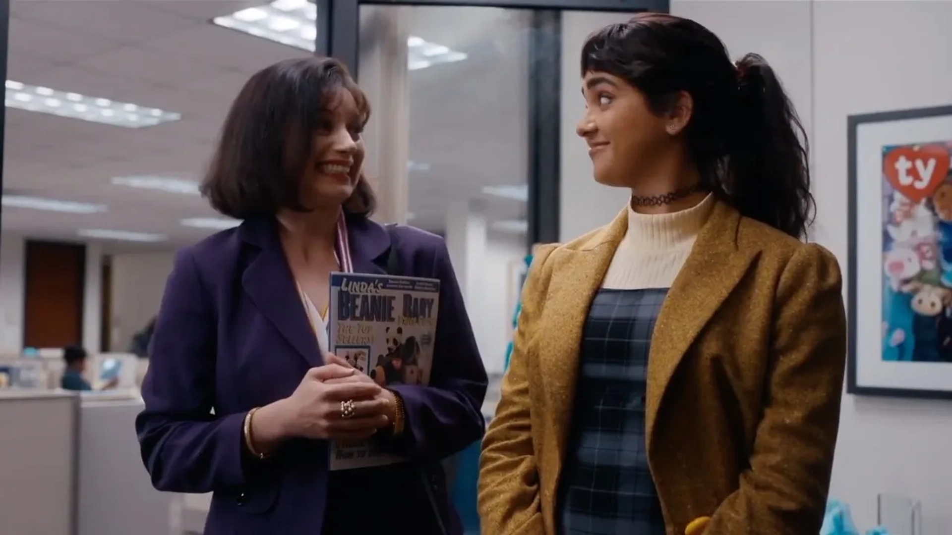 Geraldine Viswanathan and Callie Johnson in The Beanie Bubble (2023)