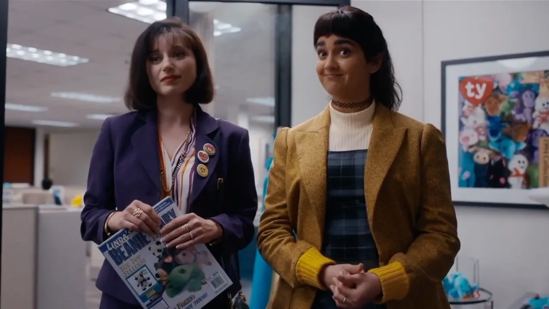 Geraldine Viswanathan and Callie Johnson in The Beanie Bubble (2023)