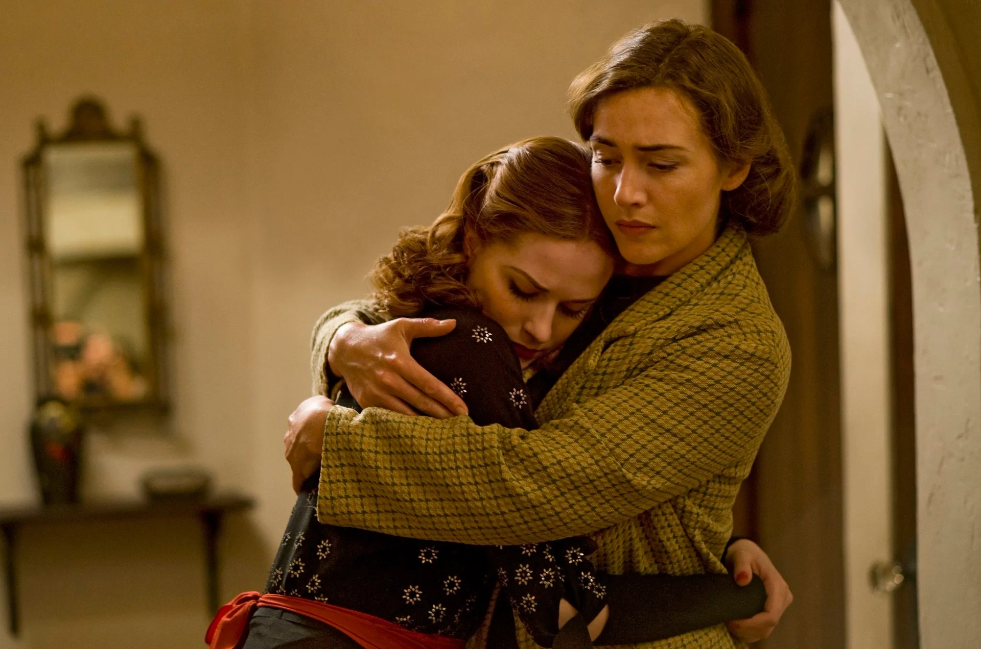 Kate Winslet and Evan Rachel Wood in Mildred Pierce (2011)