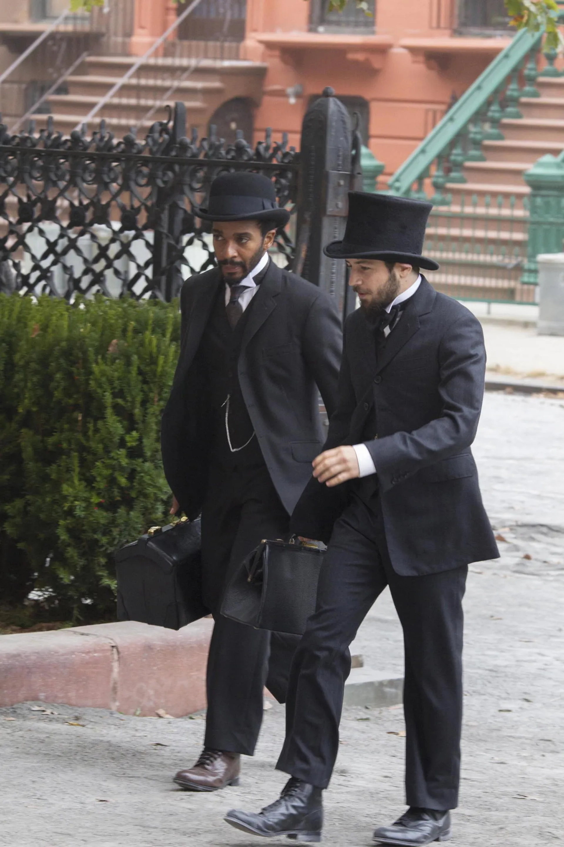 Michael Angarano and André Holland in The Knick (2014)