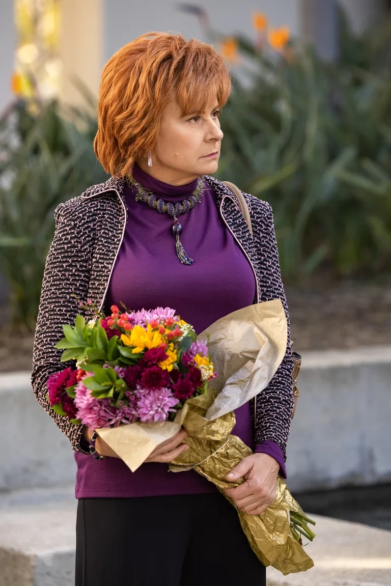 Tracey Ullman in Curb Your Enthusiasm (2000)