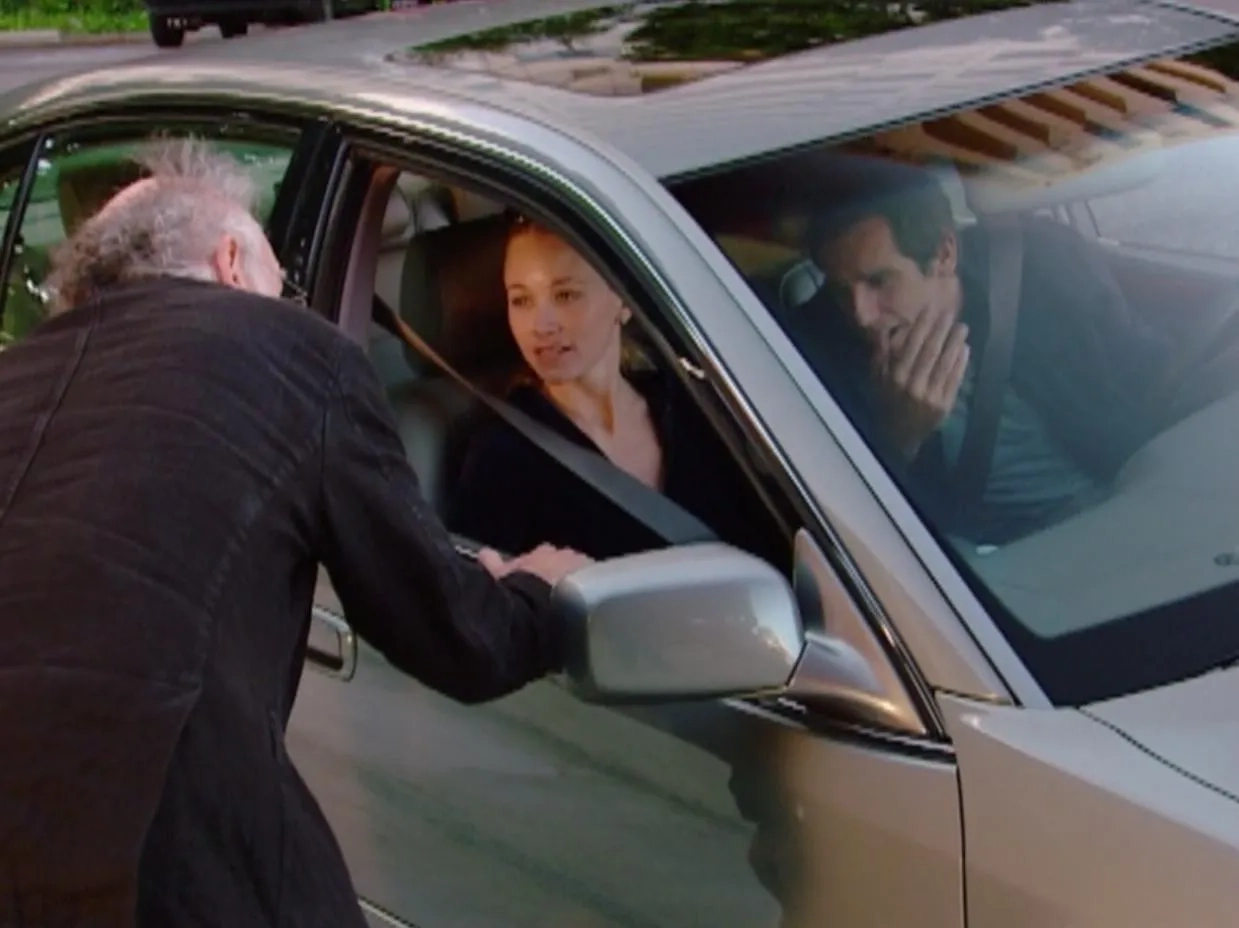 Ben Stiller, Larry David, and Christine Taylor in Curb Your Enthusiasm (2000)