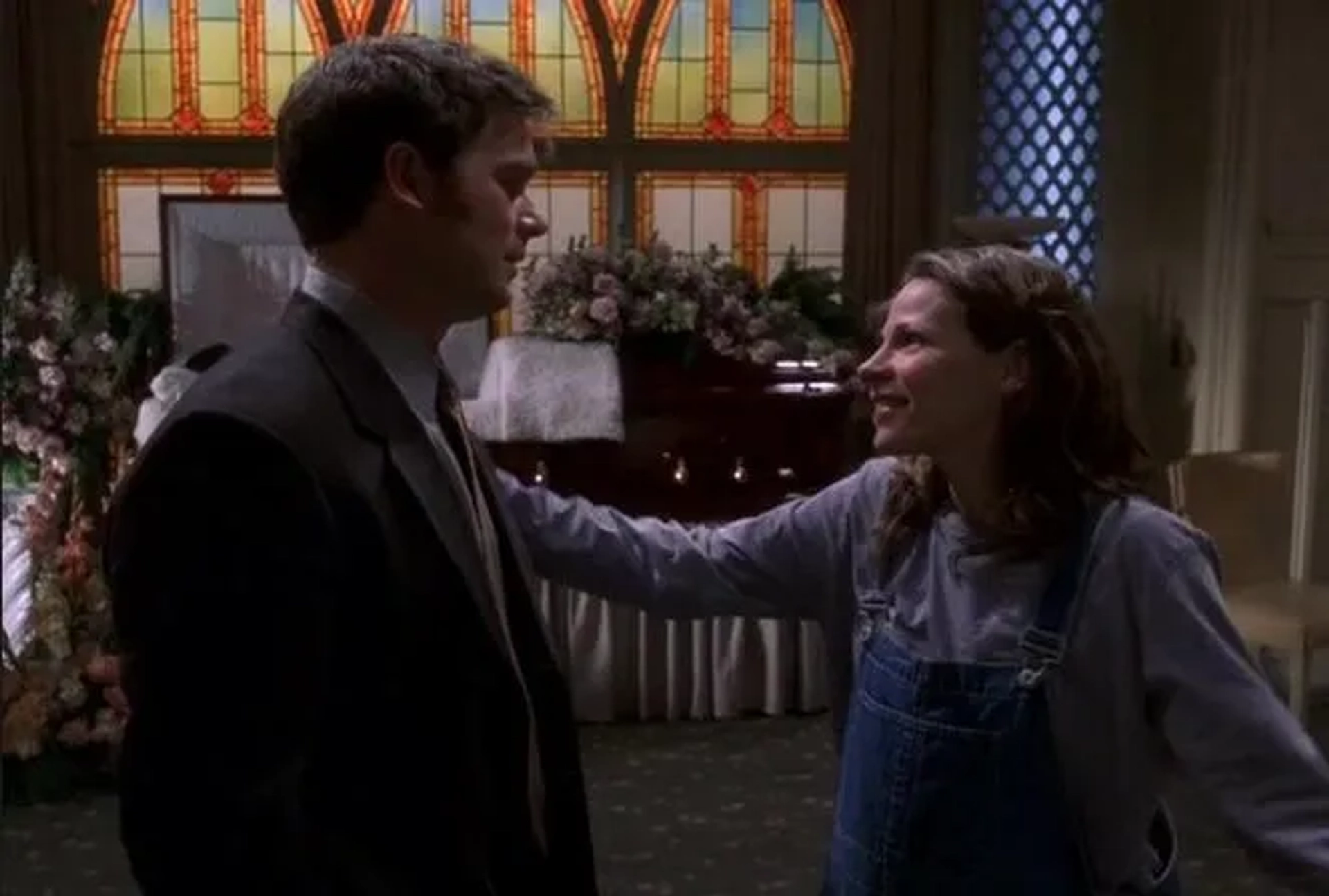 Lili Taylor and Peter Krause in Six Feet Under (2001)