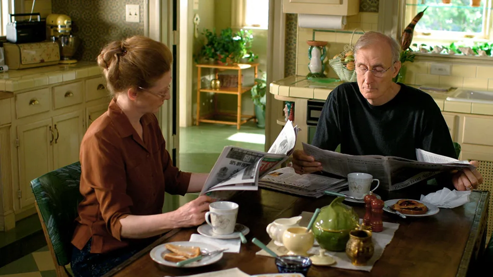 James Cromwell and Frances Conroy in Six Feet Under (2001)